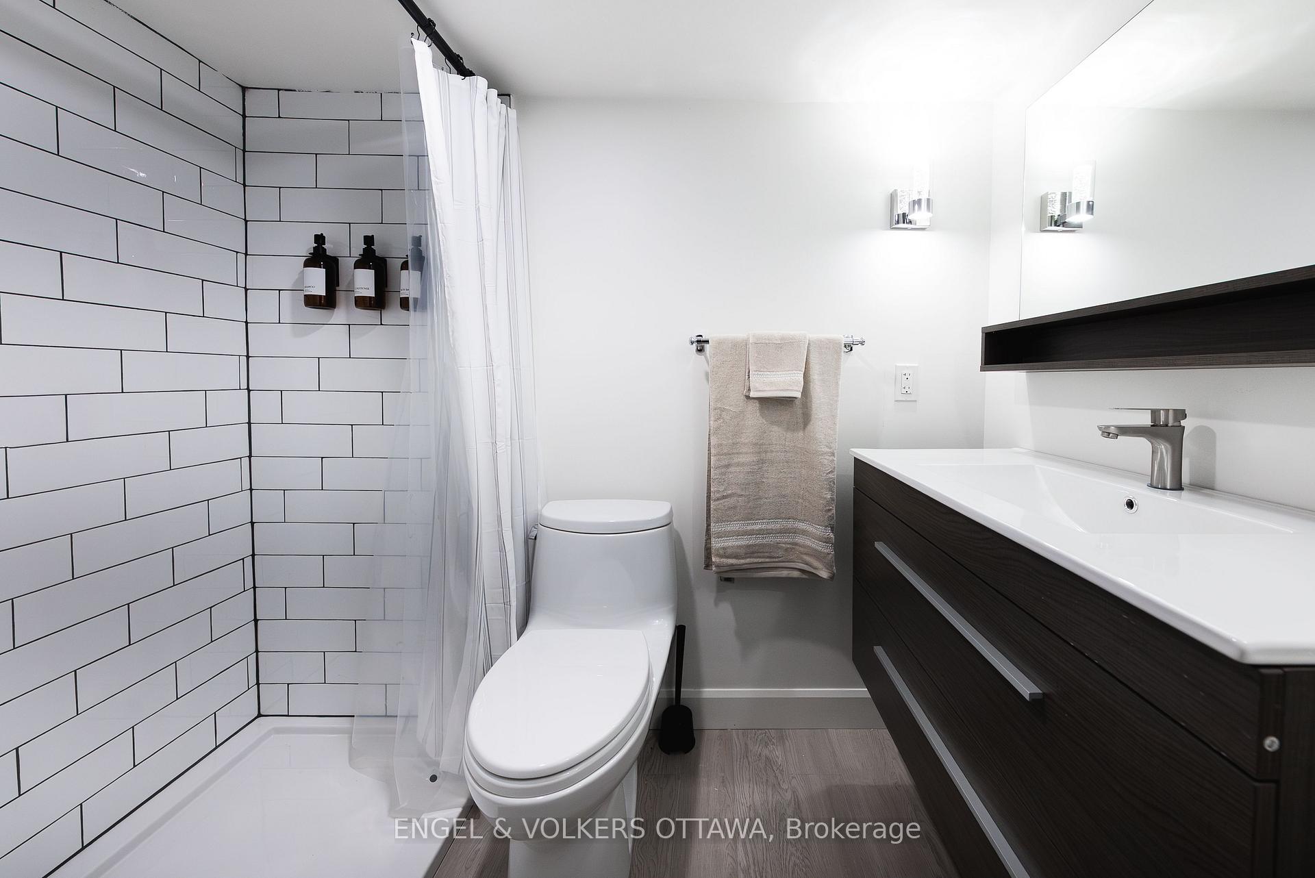 Photo 17 of 531 Laderoute Avenue, Ottawa, Westboro/Hampton Park — HOMEH
