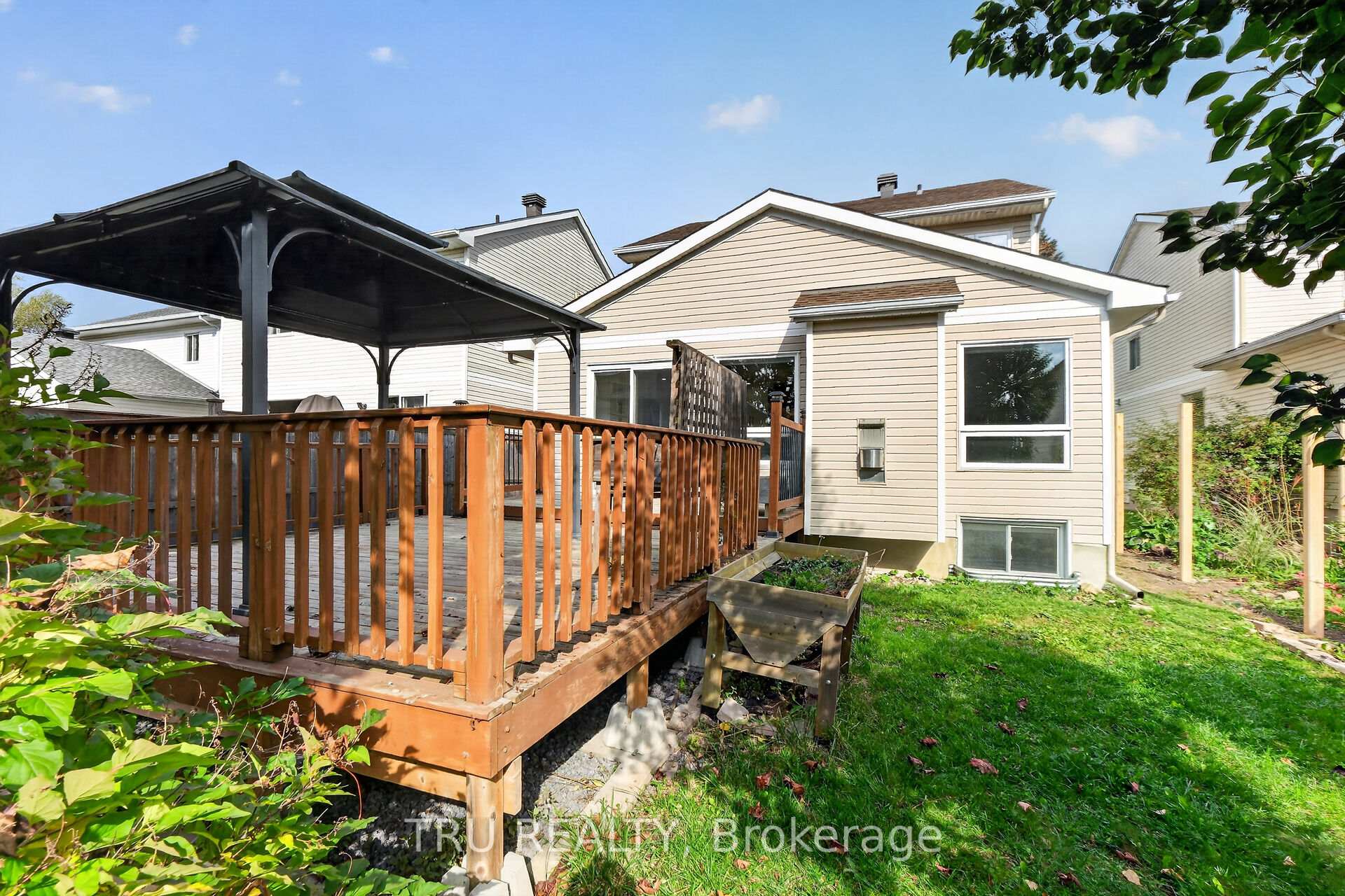 Photo 40 of 986 Sheenboro Crescent, Ottawa, Fallingbrook/Pineridge — HOMEH