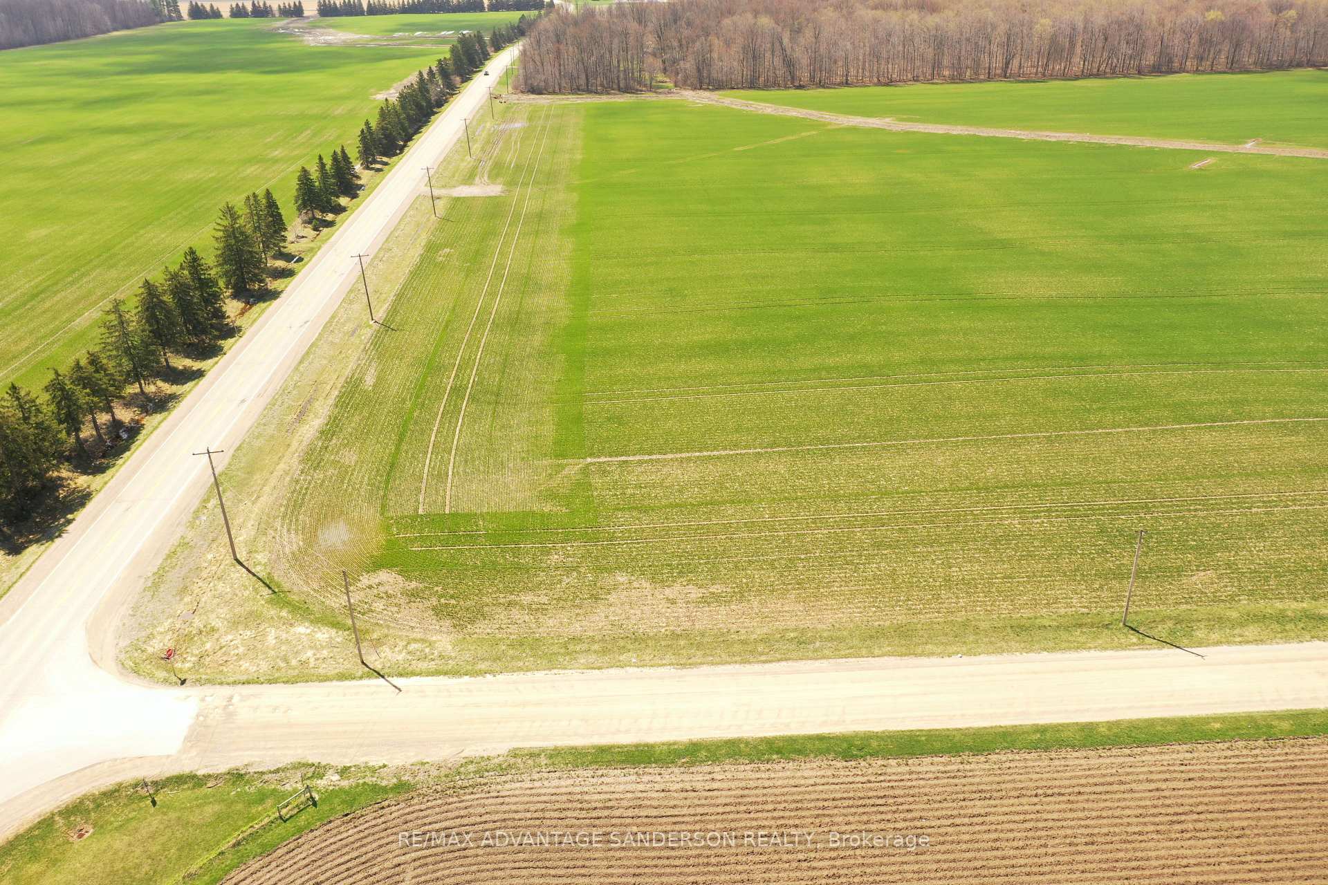 Photo 2 of 23127 Valleyview Road, Thames Centre, Rural Thames Centre — HOMEH