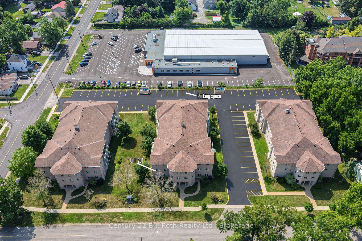 Photo 2 of Unit Unit 201, 115 Bond Street, Orillia — HOMEH