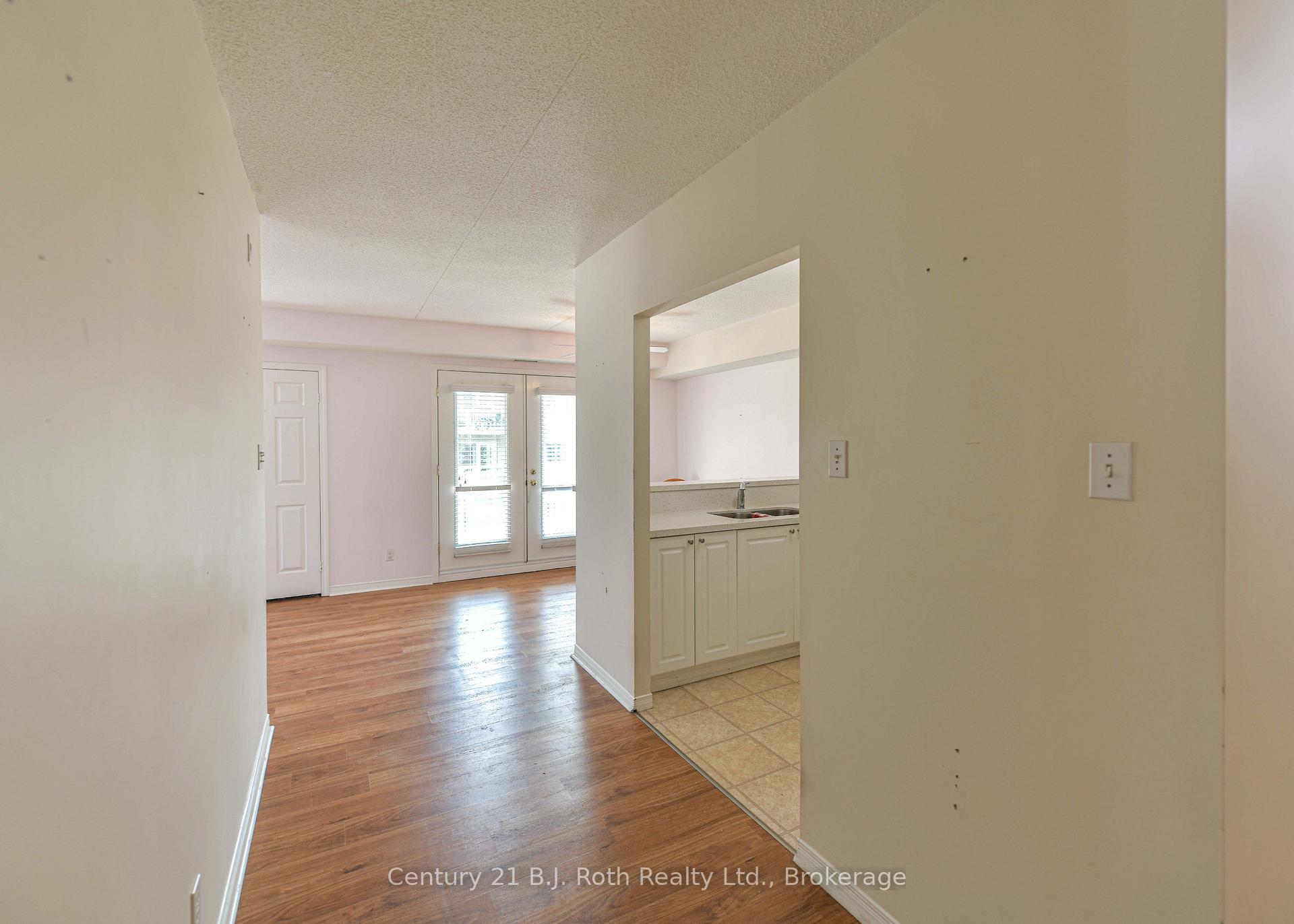 Photo 10 of Unit Unit 201, 115 Bond Street, Orillia — HOMEH