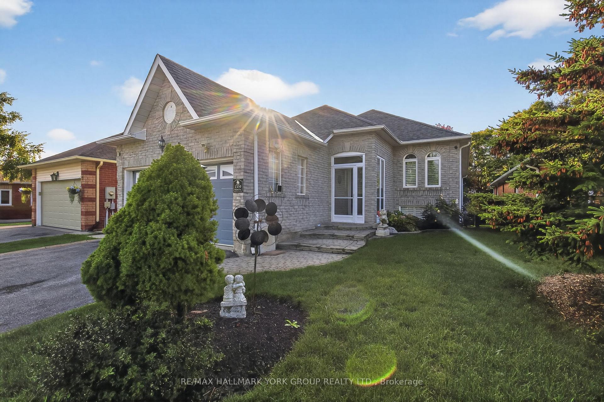 Photo 2 of 1339 Forest Street, Innisfil, Alcona — HOMEH