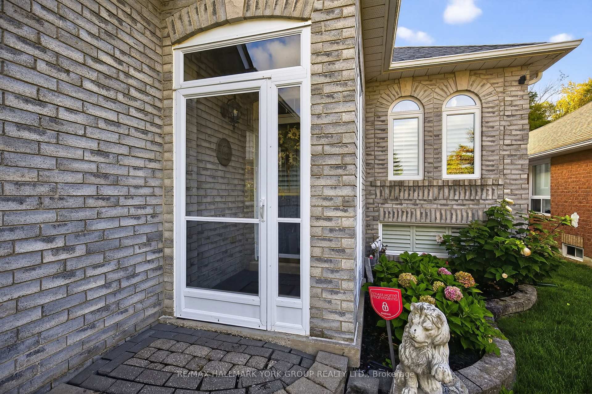 Photo 3 of 1339 Forest Street, Innisfil, Alcona — HOMEH