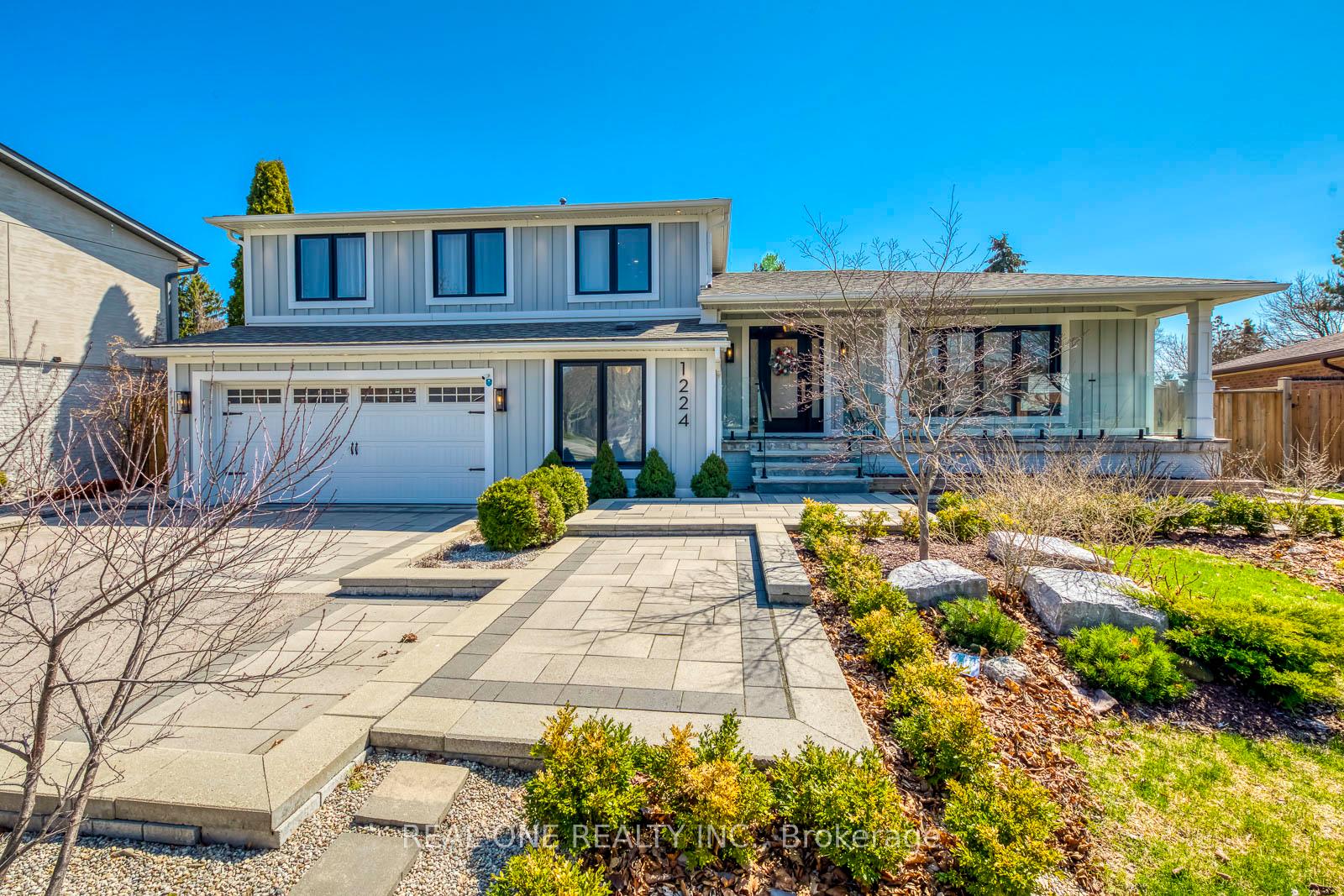 Photo 1 of 1224 Willowbrook Drive, Oakville, West — HOMEH