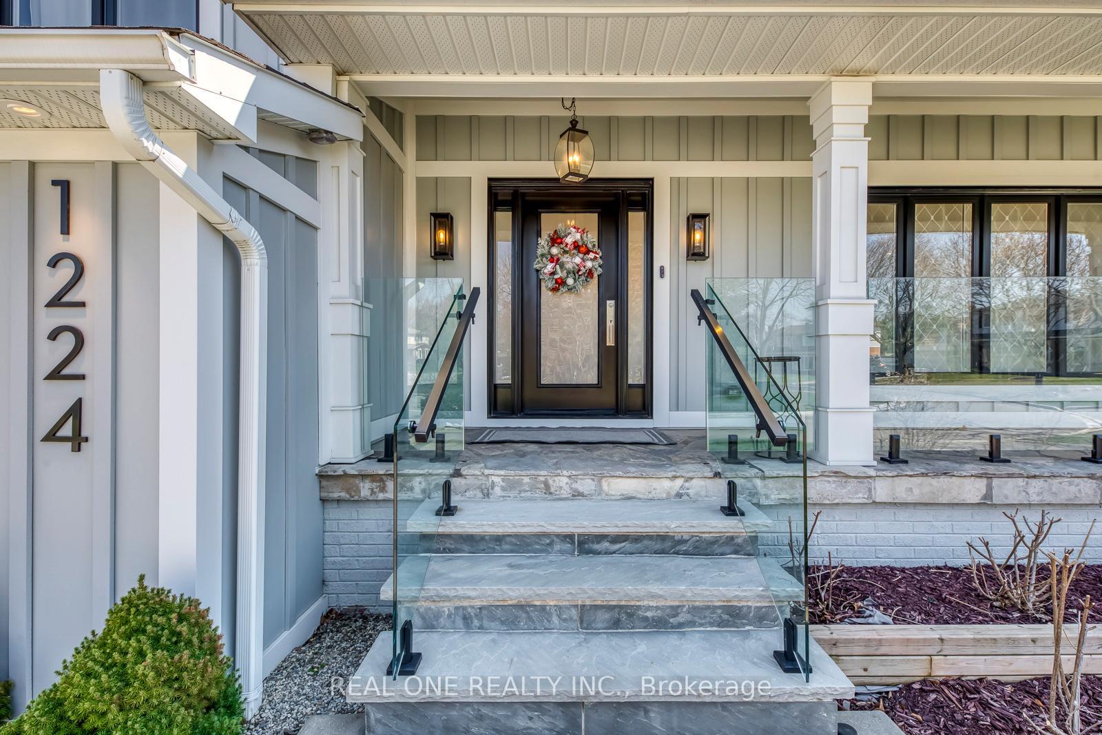 Photo 4 of 1224 Willowbrook Drive, Oakville, West — HOMEH
