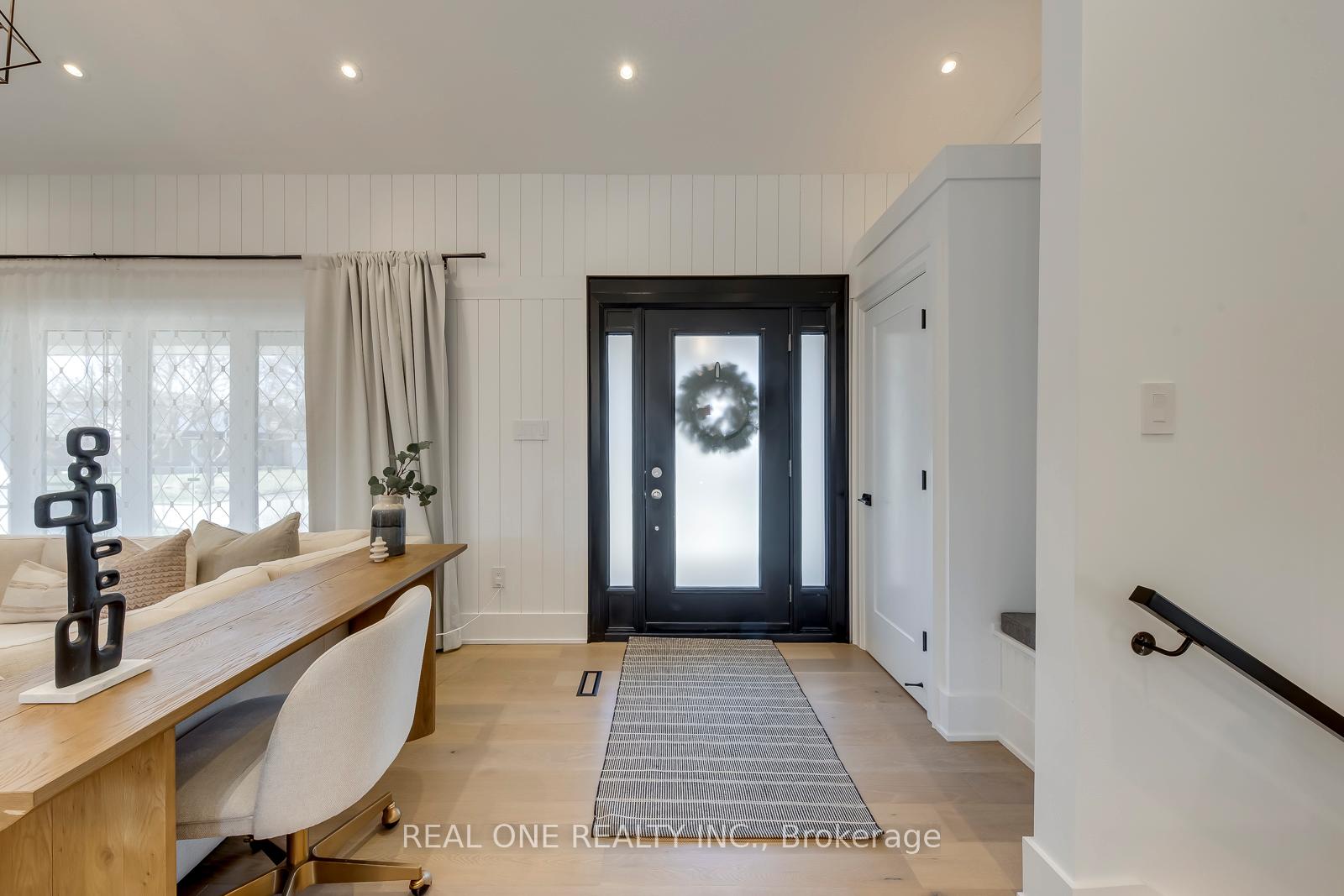 Photo 6 of 1224 Willowbrook Drive, Oakville, West — HOMEH