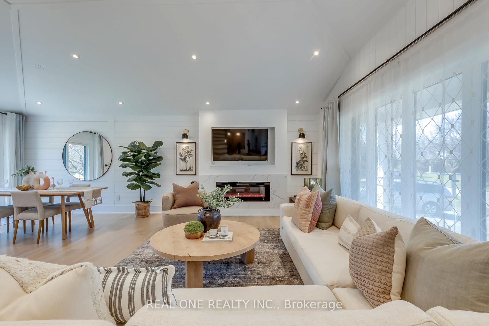 Photo 10 of 1224 Willowbrook Drive, Oakville, West — HOMEH