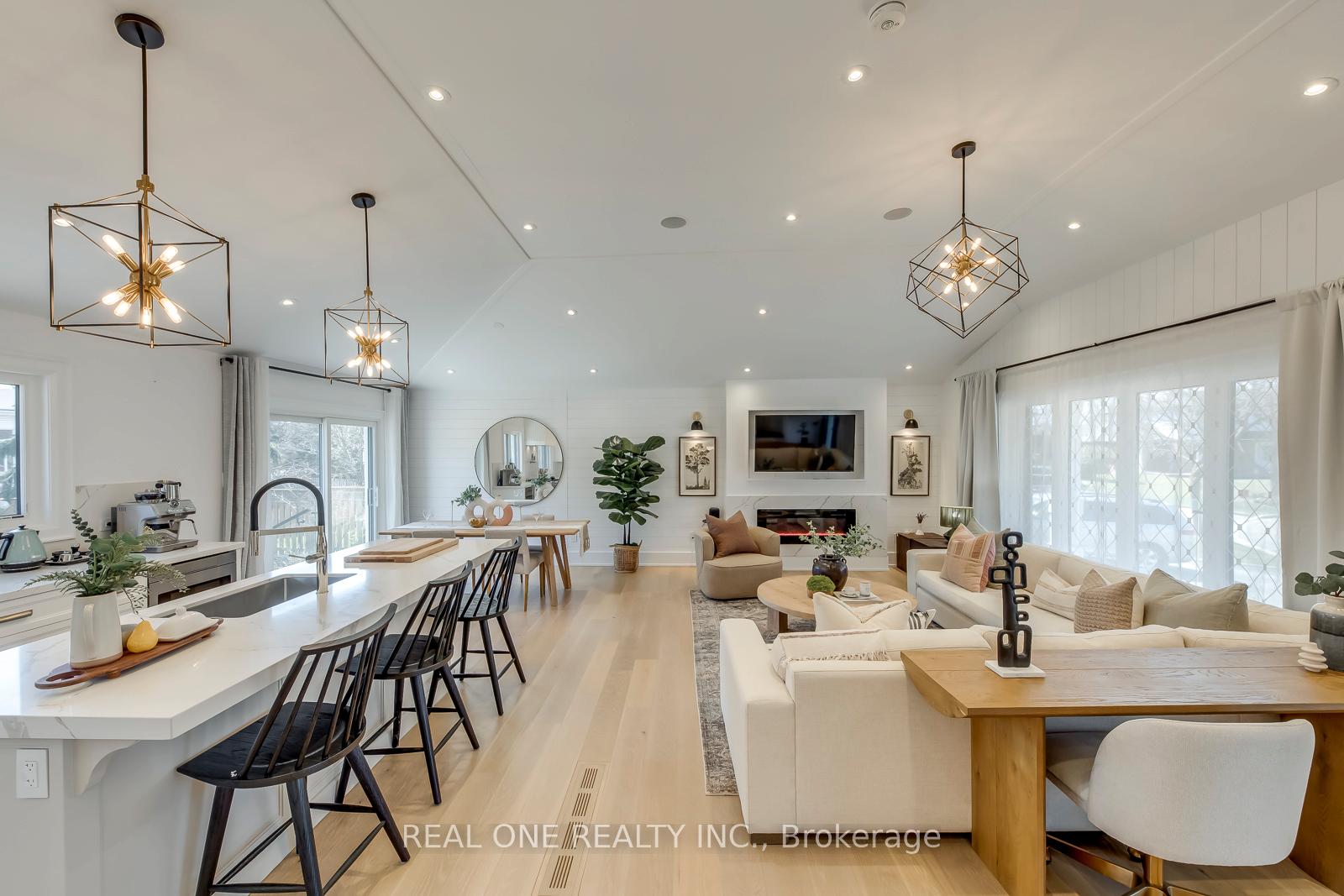 Photo 11 of 1224 Willowbrook Drive, Oakville, West — HOMEH