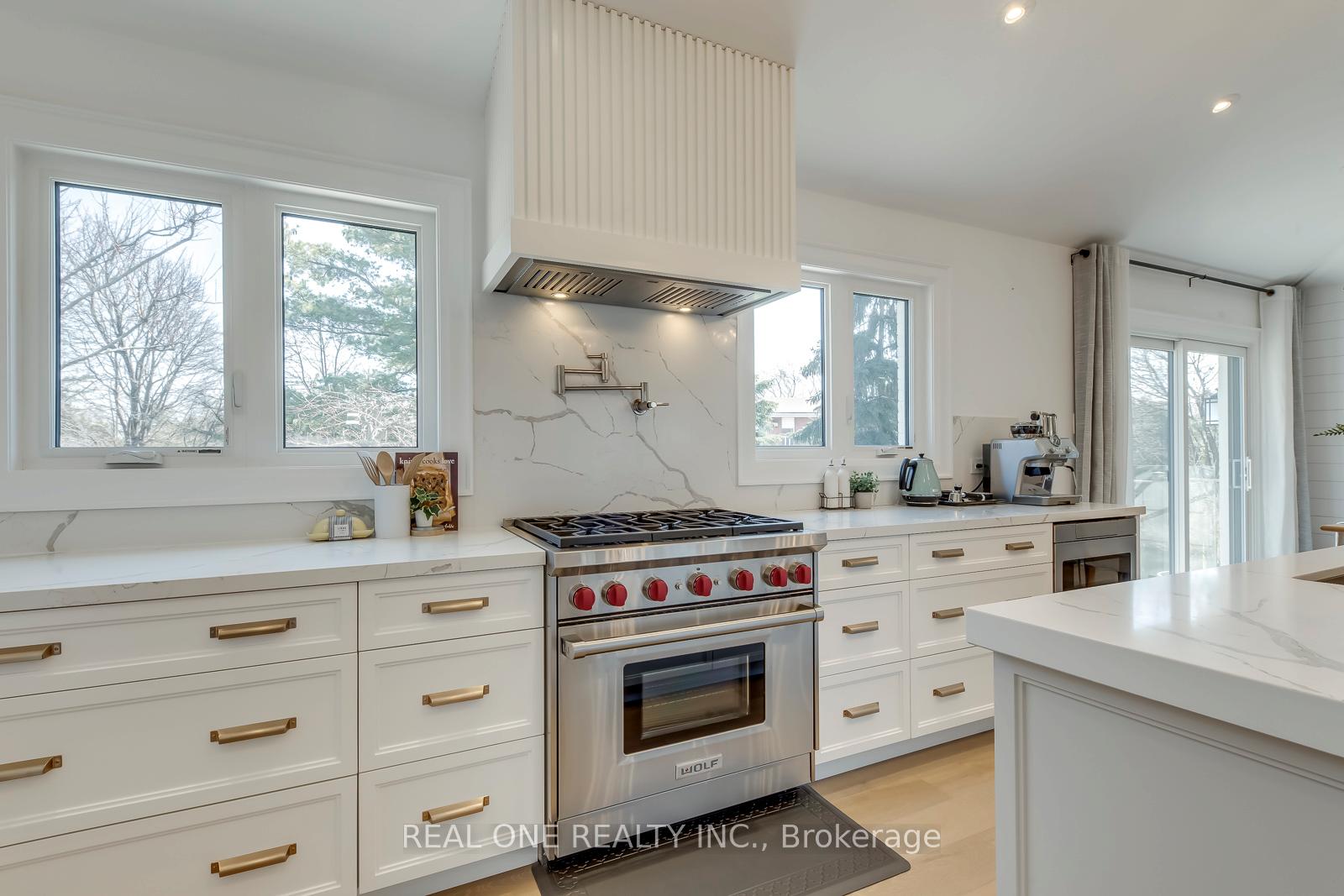 Photo 16 of 1224 Willowbrook Drive, Oakville, West — HOMEH