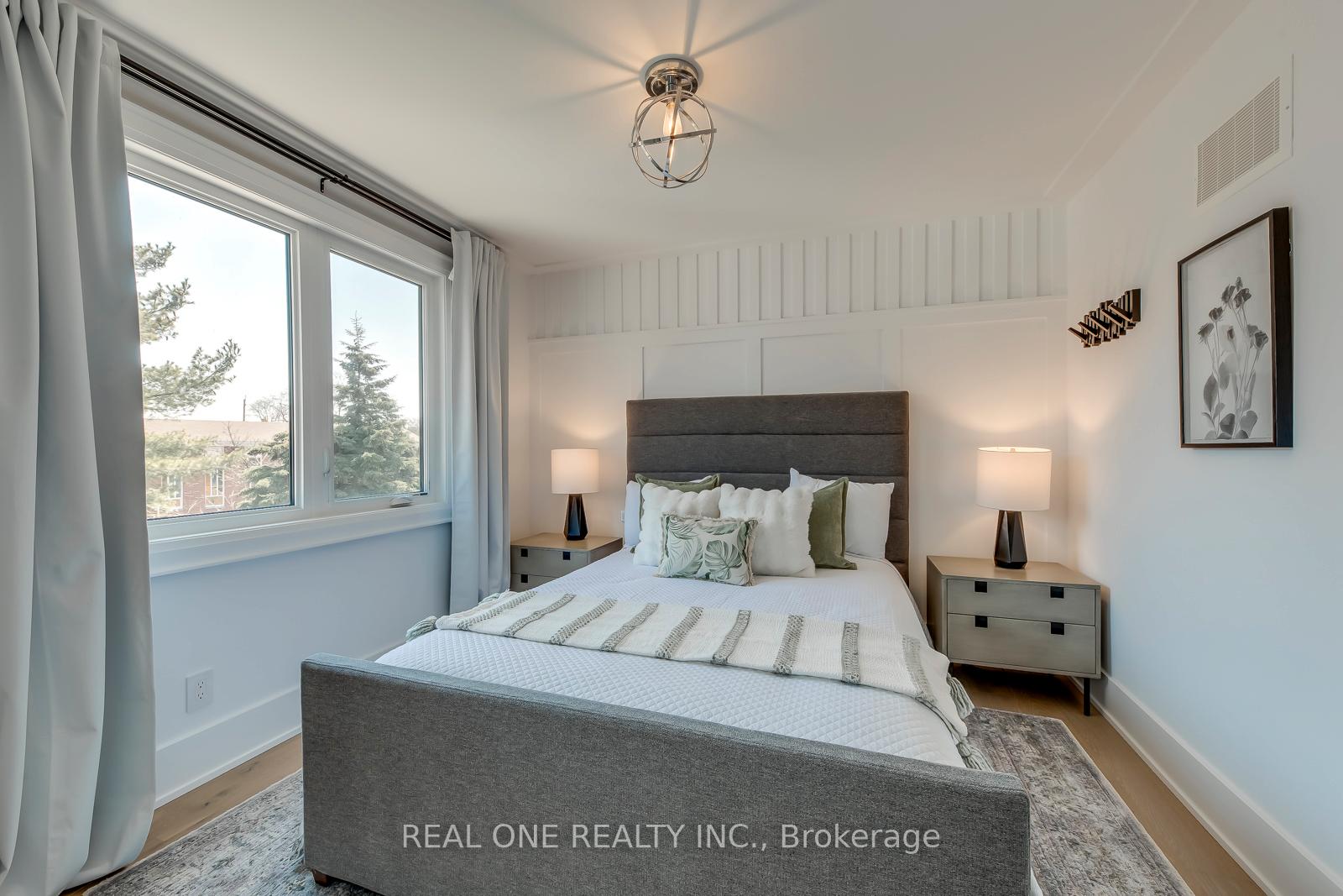 Photo 35 of 1224 Willowbrook Drive, Oakville, West — HOMEH
