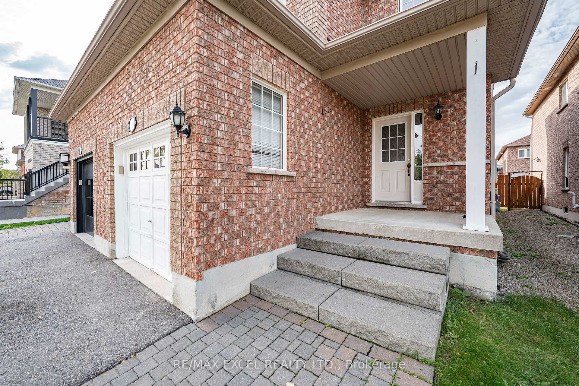 Photo 4 of 50 Casabel Drive, Vaughan, Vellore Village — HOMEH