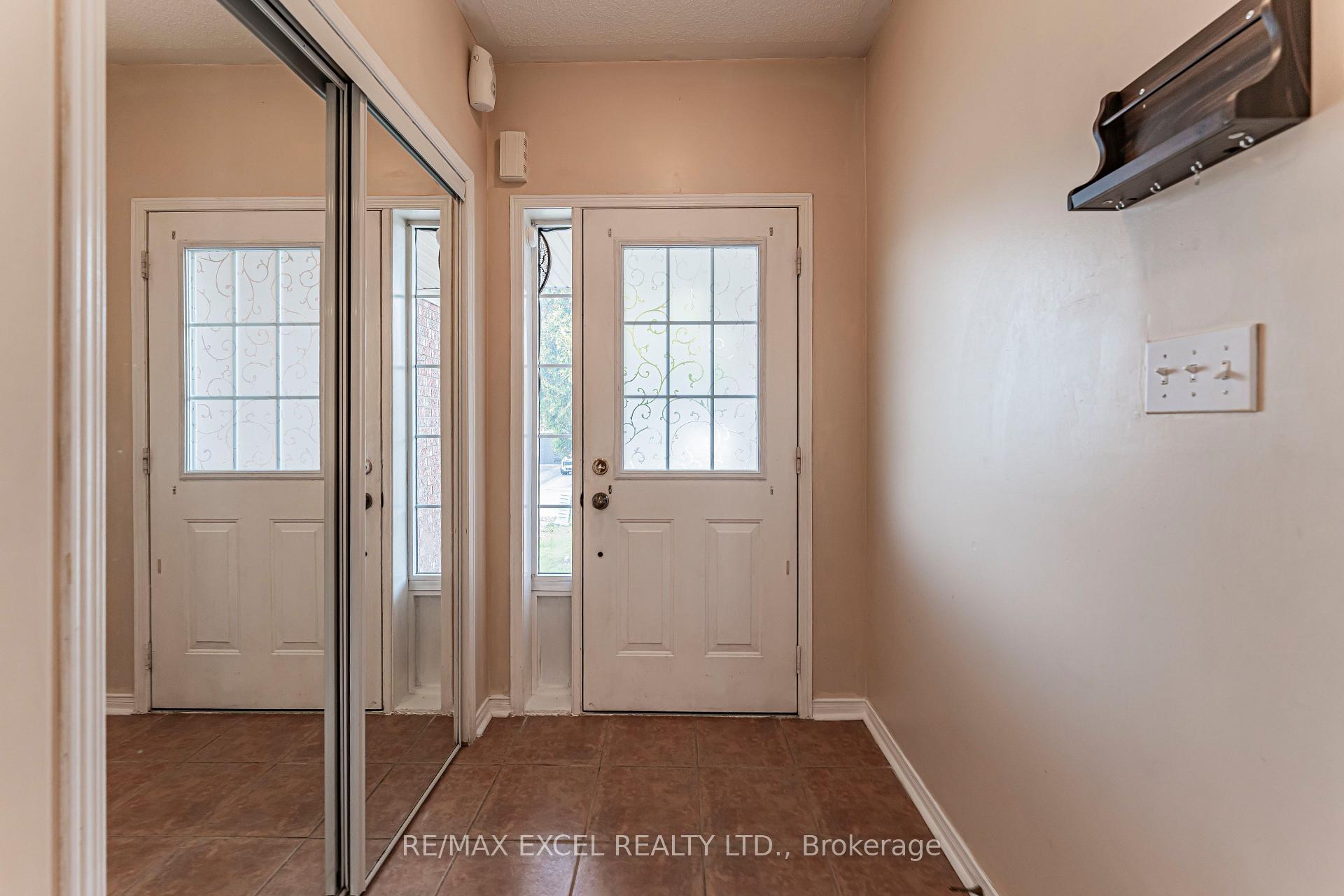 Photo 5 of 50 Casabel Drive, Vaughan, Vellore Village — HOMEH