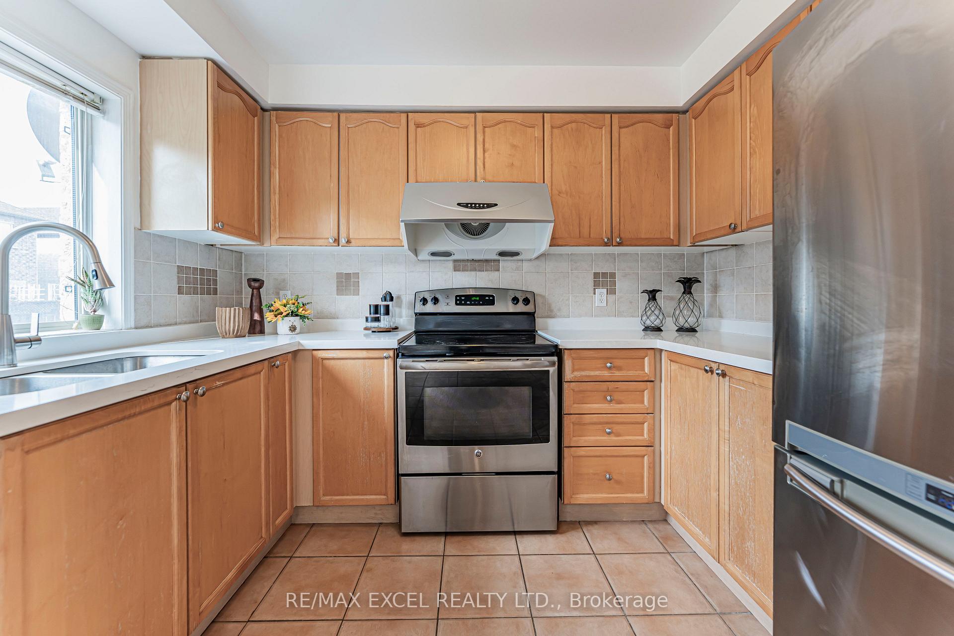 Photo 12 of 50 Casabel Drive, Vaughan, Vellore Village — HOMEH