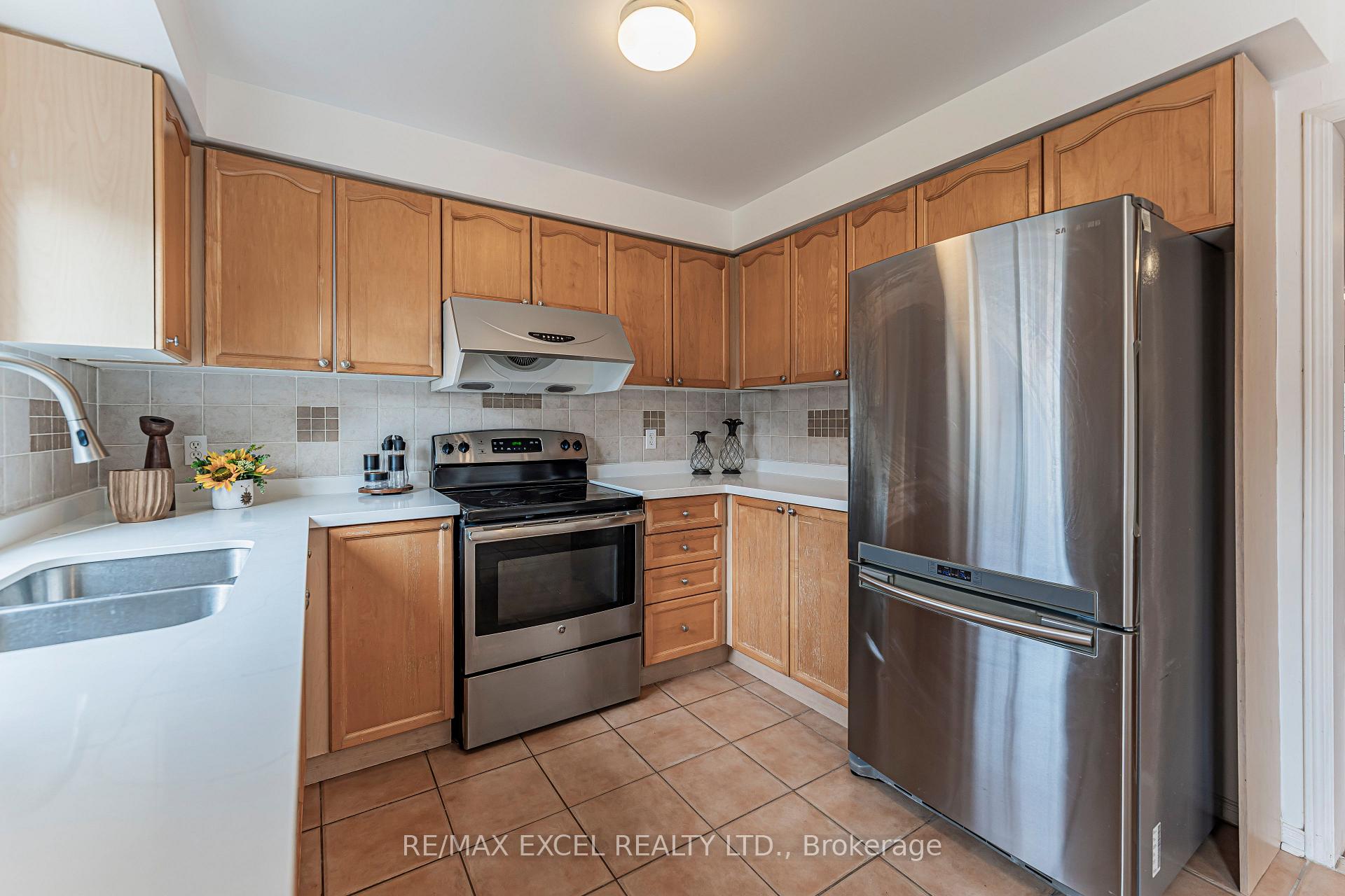 Photo 14 of 50 Casabel Drive, Vaughan, Vellore Village — HOMEH