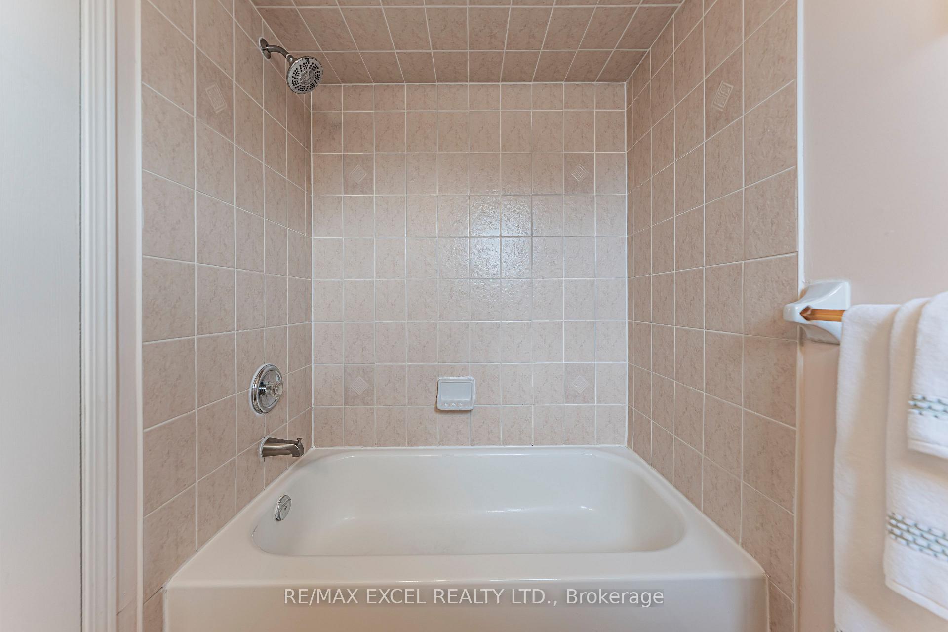 Photo 28 of 50 Casabel Drive, Vaughan, Vellore Village — HOMEH