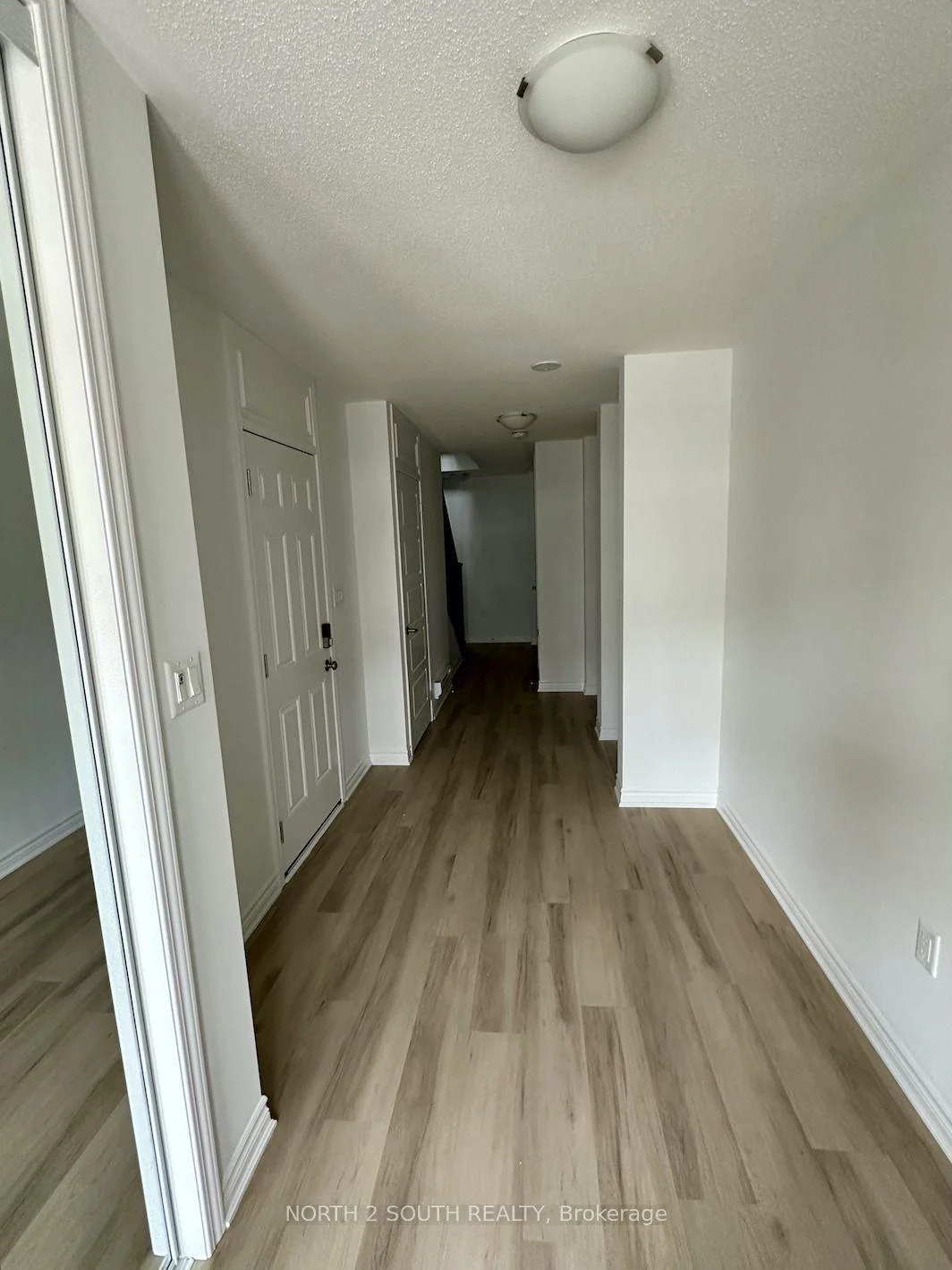 Photo 3 of 126 Ennerdale Street, Barrie, Rural Barrie Southwest — HOMEH