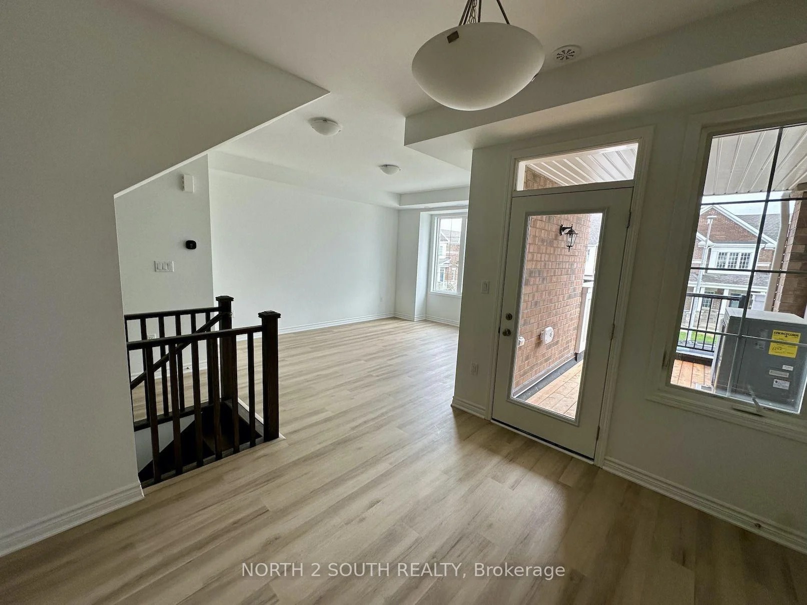 Photo 4 of 126 Ennerdale Street, Barrie, Rural Barrie Southwest — HOMEH