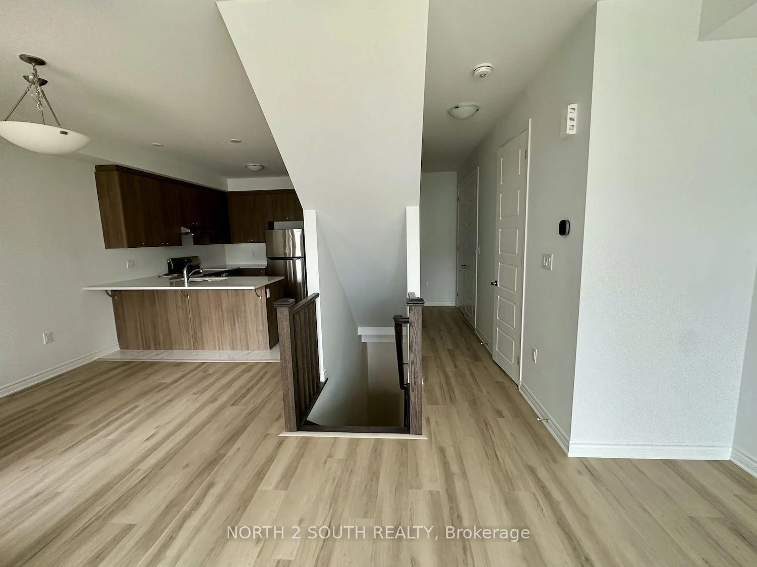 Photo 6 of 126 Ennerdale Street, Barrie, Rural Barrie Southwest — HOMEH