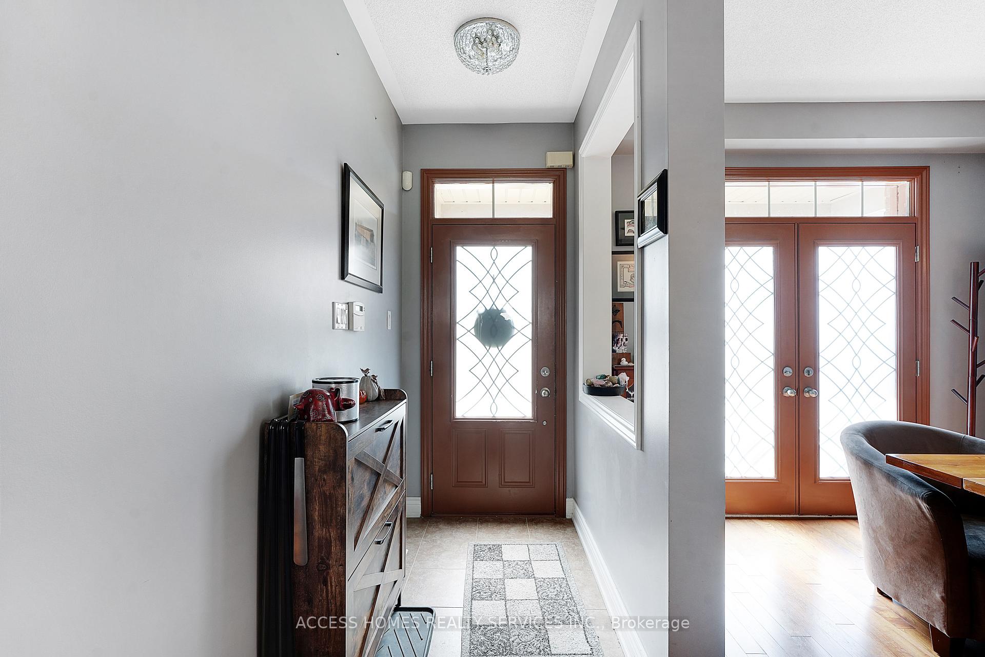 Photo 4 of 65 Jackson Drive, New Tecumseth, Tottenham — HOMEH