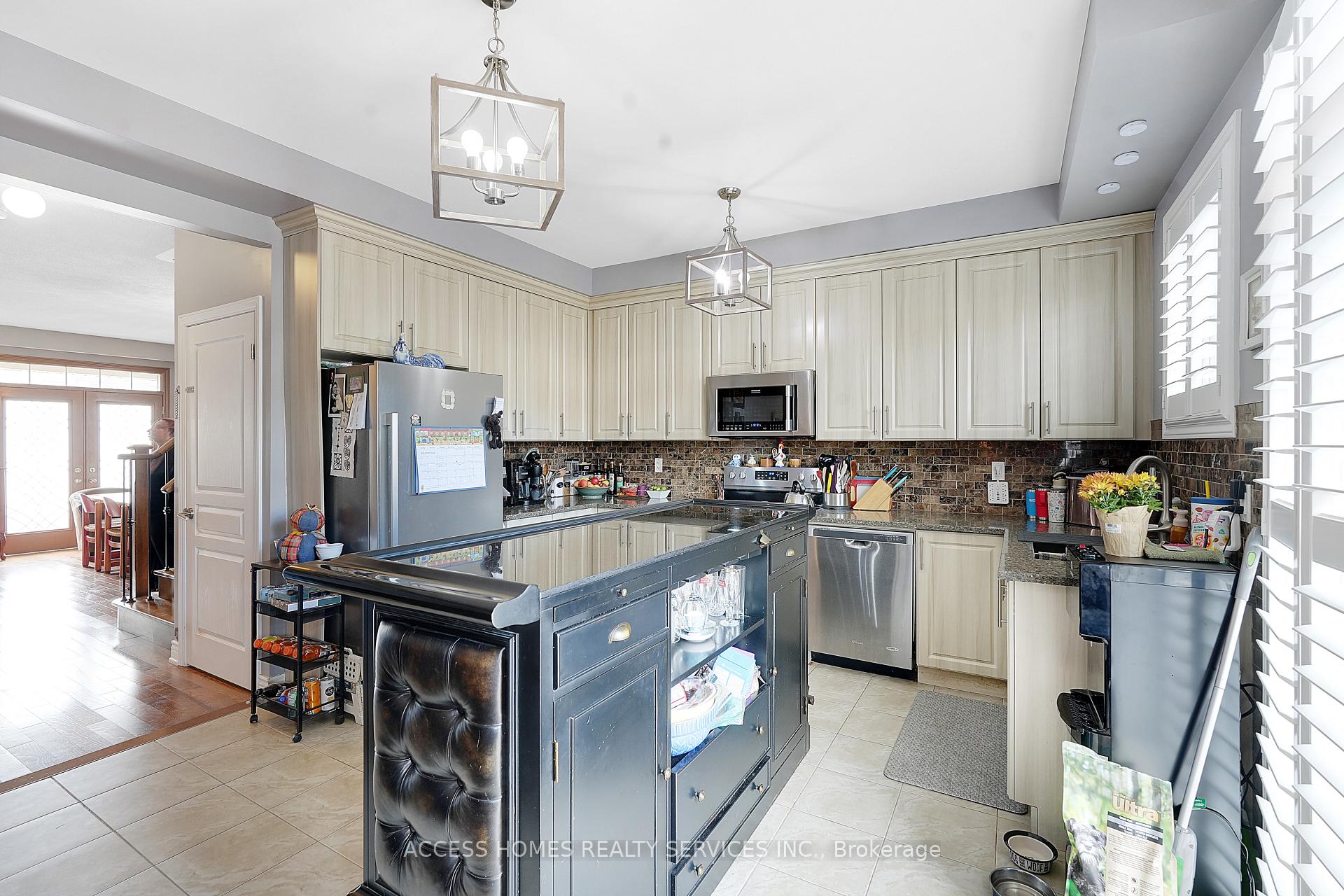 Photo 12 of 65 Jackson Drive, New Tecumseth, Tottenham — HOMEH