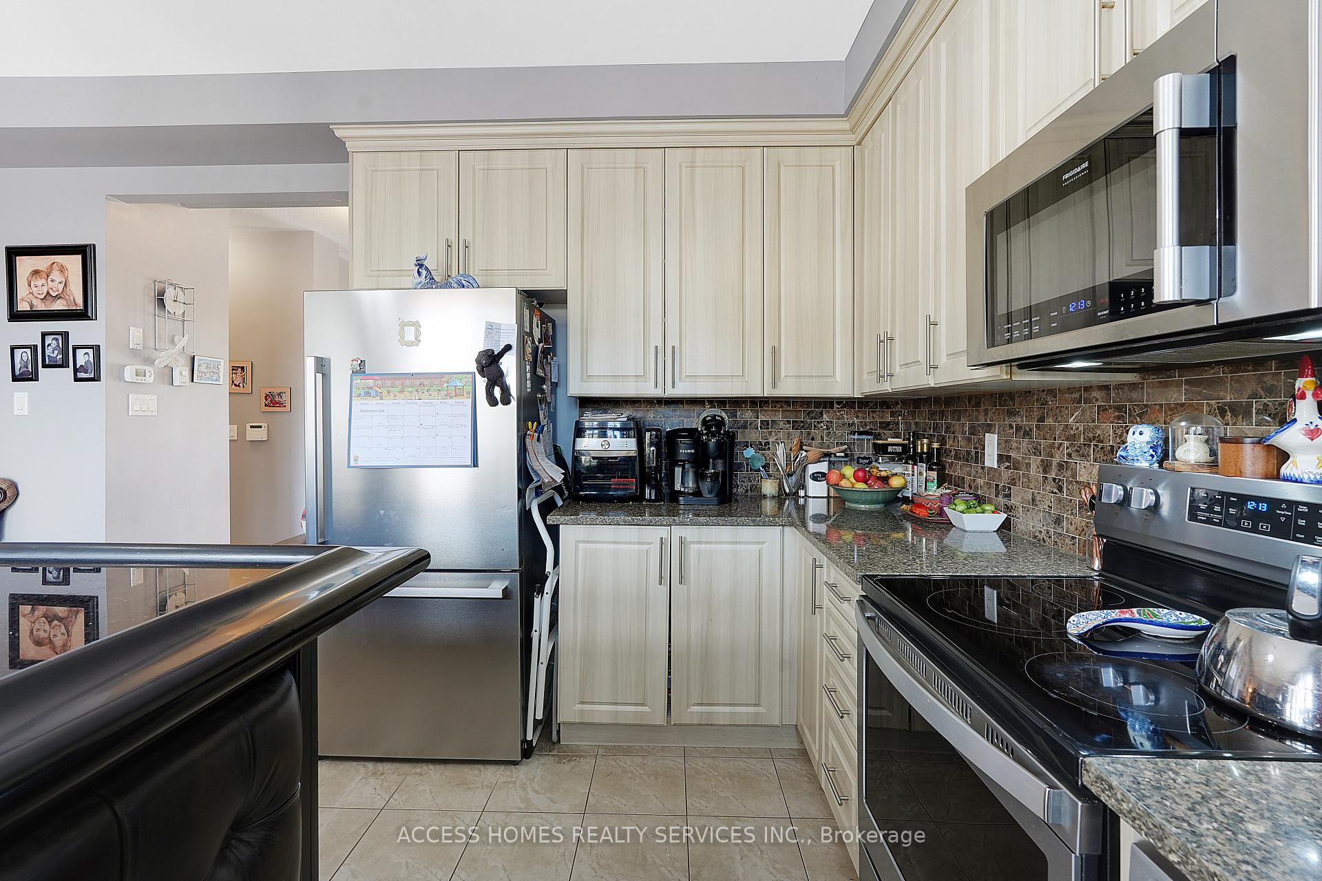 Photo 15 of 65 Jackson Drive, New Tecumseth, Tottenham — HOMEH
