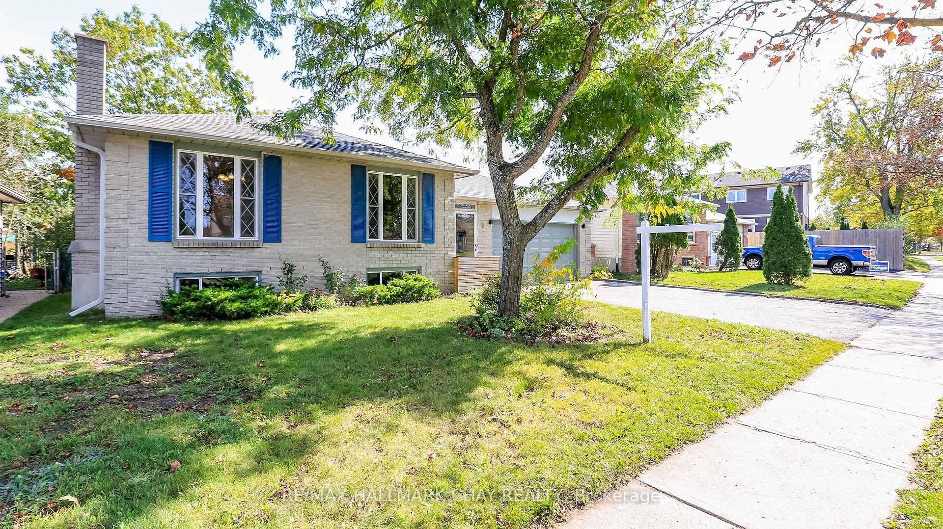 Photo 6 of 9 Bronte Crescent, Barrie, Letitia Heights — HOMEH