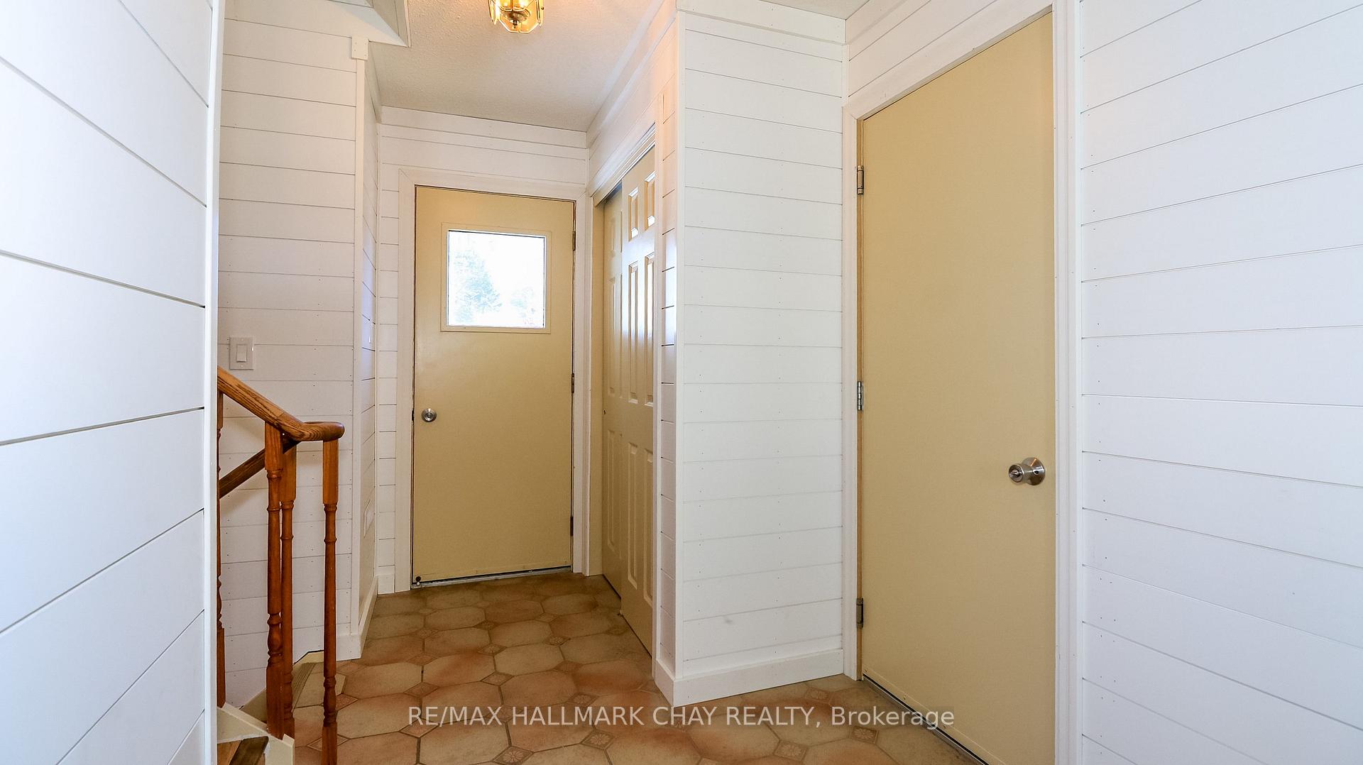 Photo 15 of 9 Bronte Crescent, Barrie, Letitia Heights — HOMEH