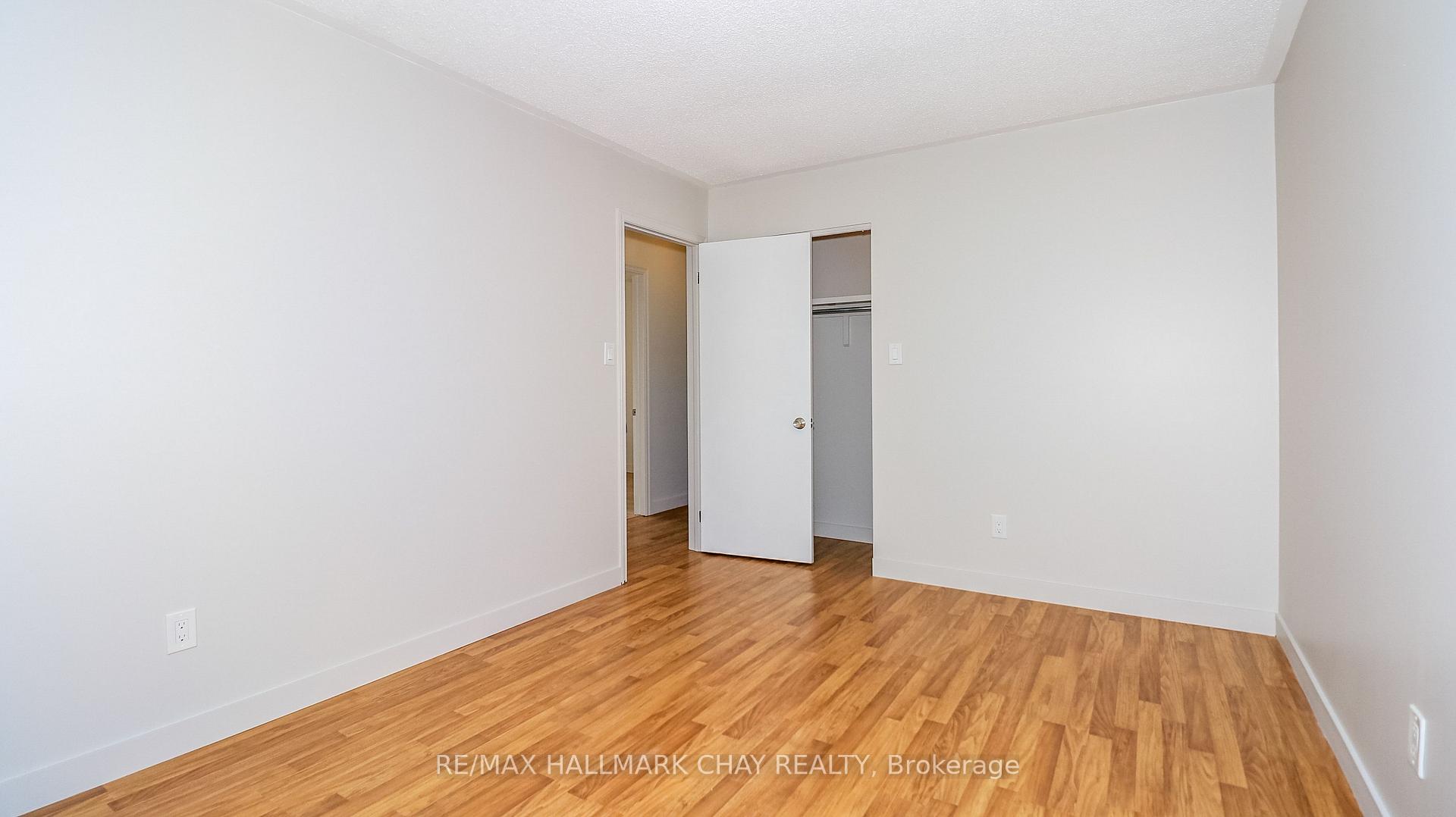 Photo 31 of 9 Bronte Crescent, Barrie, Letitia Heights — HOMEH