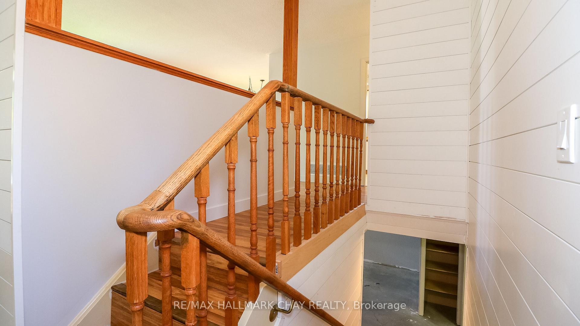 Photo 34 of 9 Bronte Crescent, Barrie, Letitia Heights — HOMEH