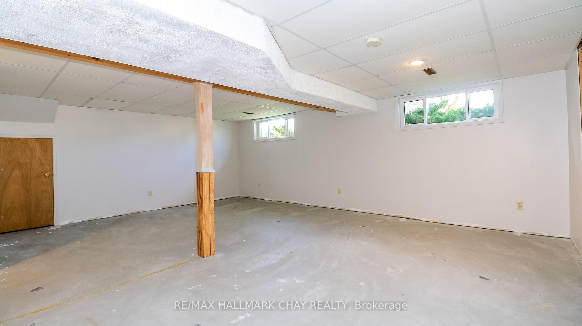Photo 36 of 9 Bronte Crescent, Barrie, Letitia Heights — HOMEH