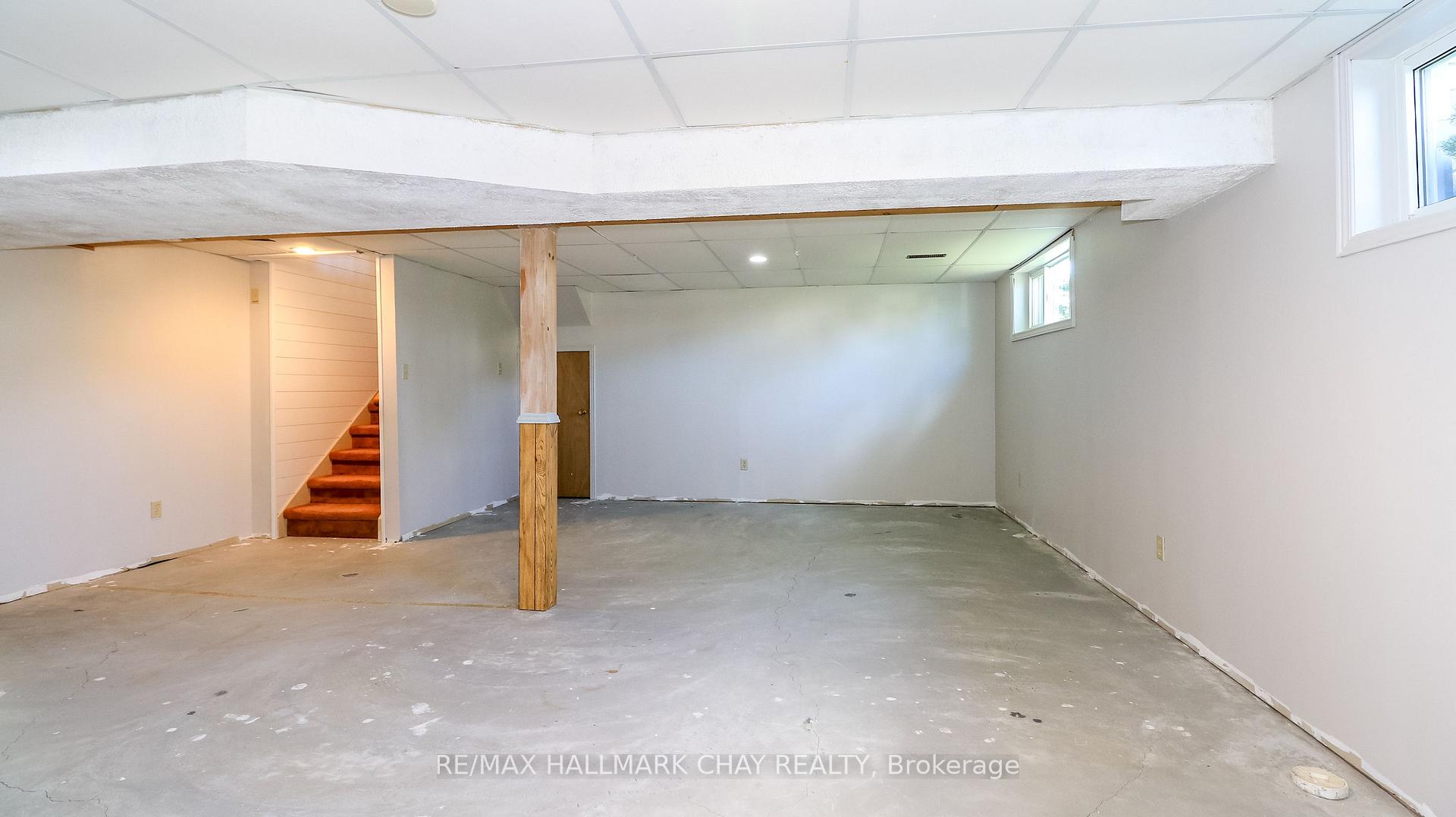 Photo 37 of 9 Bronte Crescent, Barrie, Letitia Heights — HOMEH
