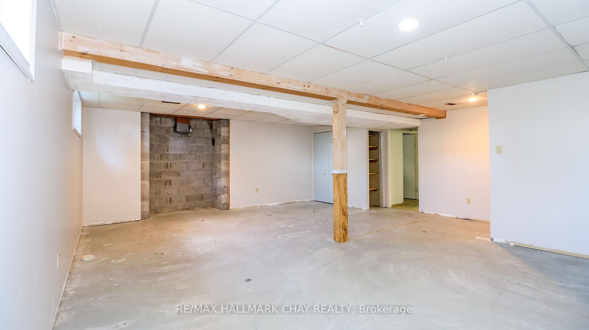 Photo 38 of 9 Bronte Crescent, Barrie, Letitia Heights — HOMEH