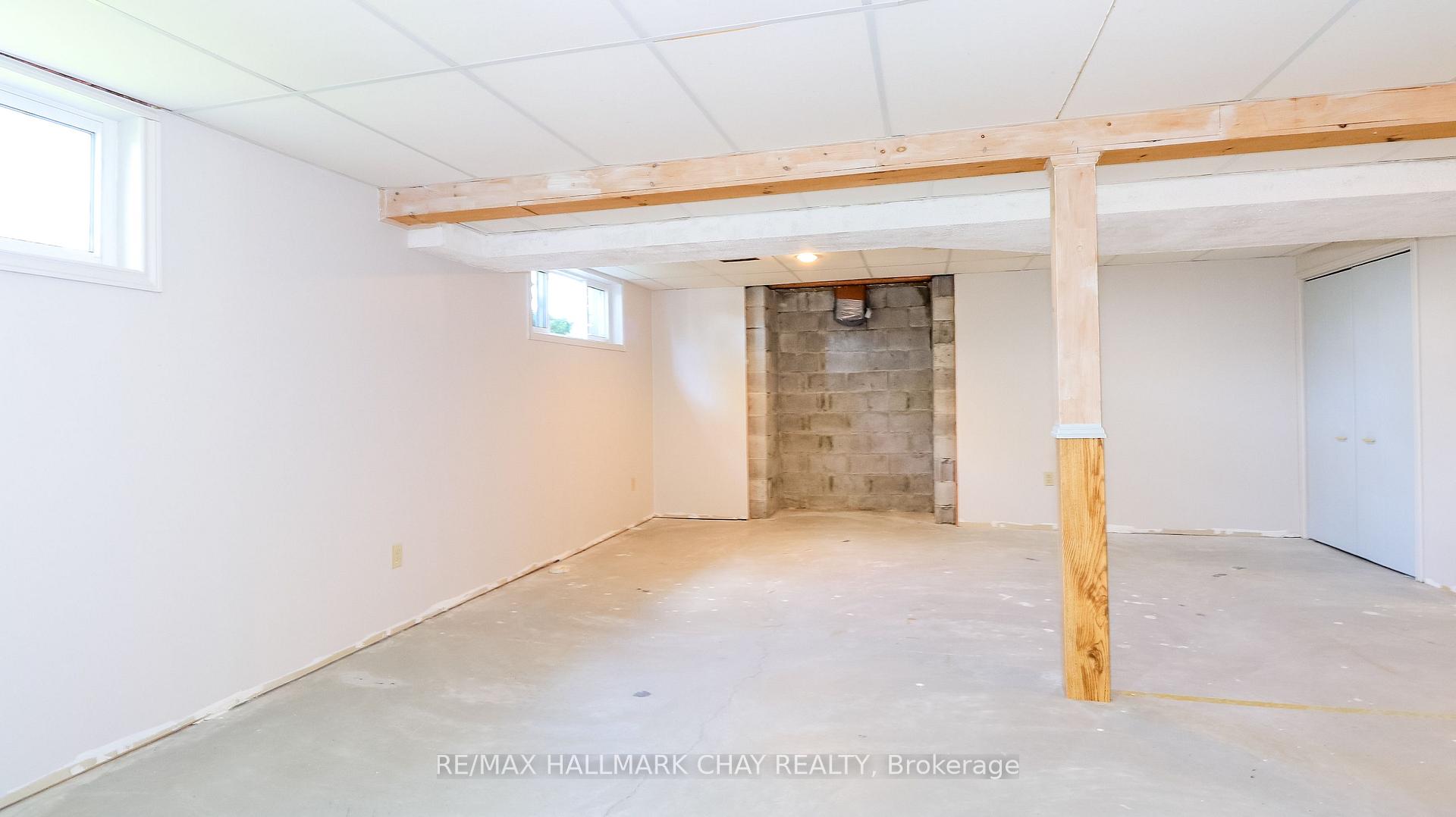 Photo 39 of 9 Bronte Crescent, Barrie, Letitia Heights — HOMEH