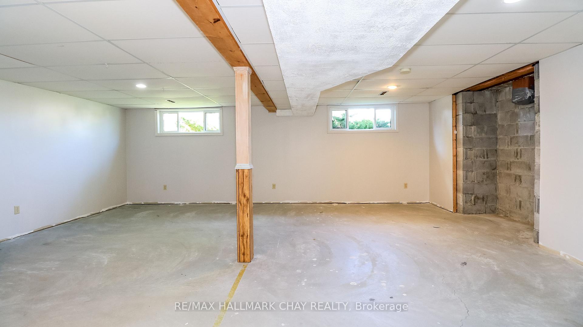 Photo 40 of 9 Bronte Crescent, Barrie, Letitia Heights — HOMEH