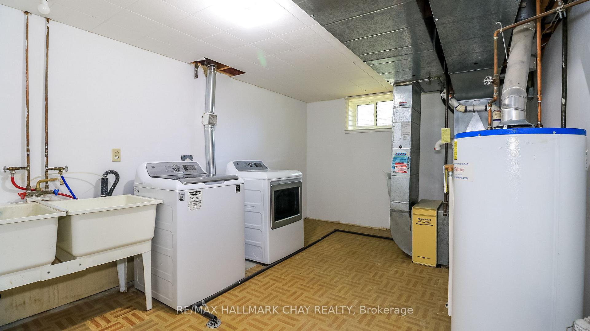 Photo 43 of 9 Bronte Crescent, Barrie, Letitia Heights — HOMEH