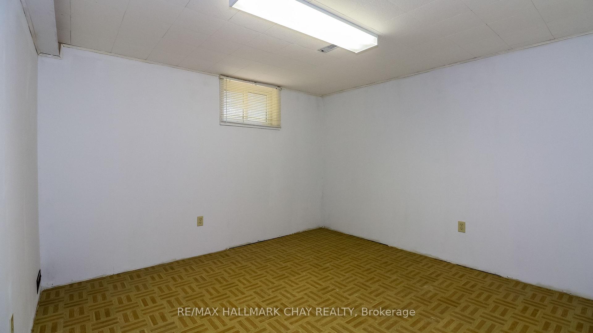 Photo 44 of 9 Bronte Crescent, Barrie, Letitia Heights — HOMEH