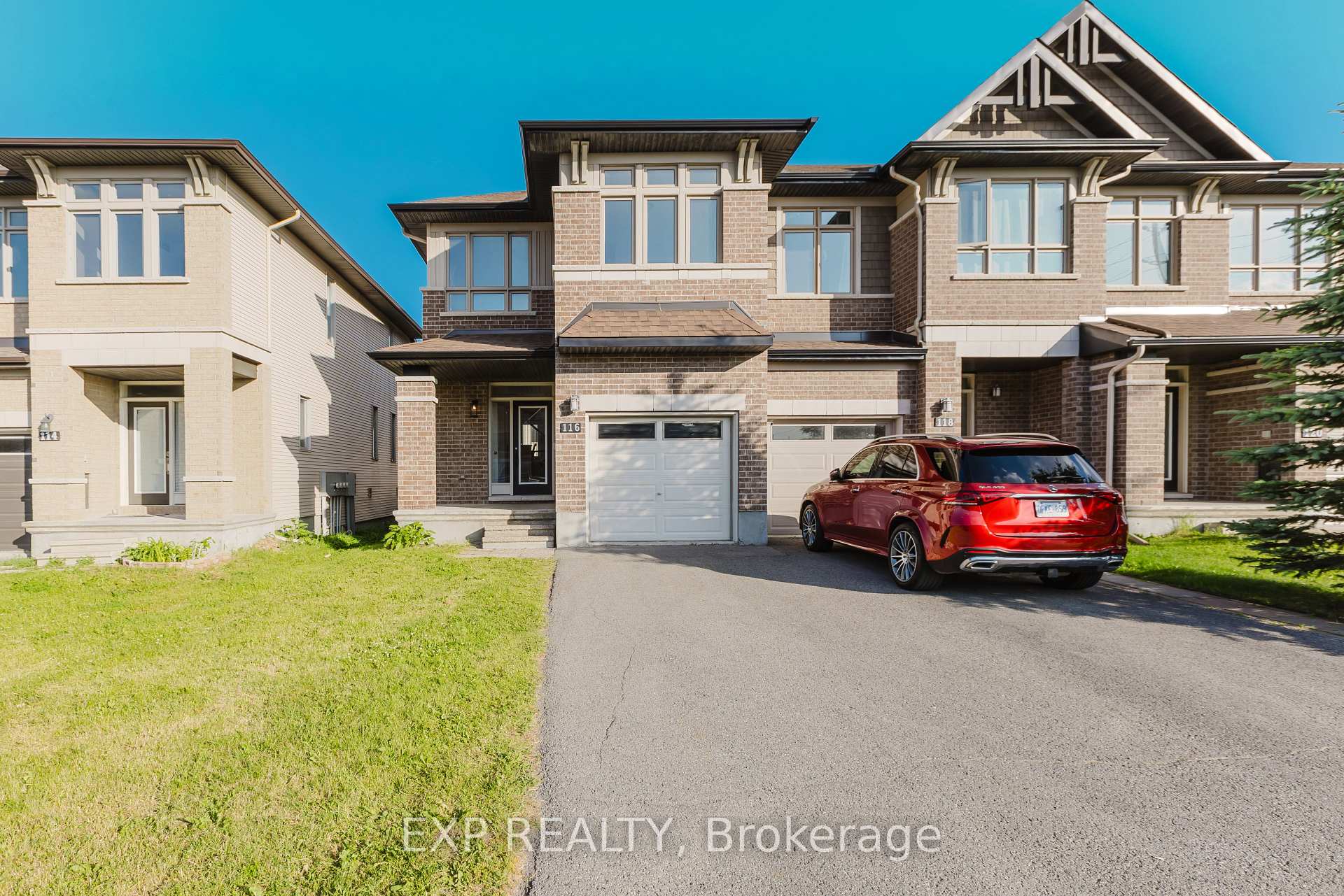 Front of 116 Popplewell Crescent
