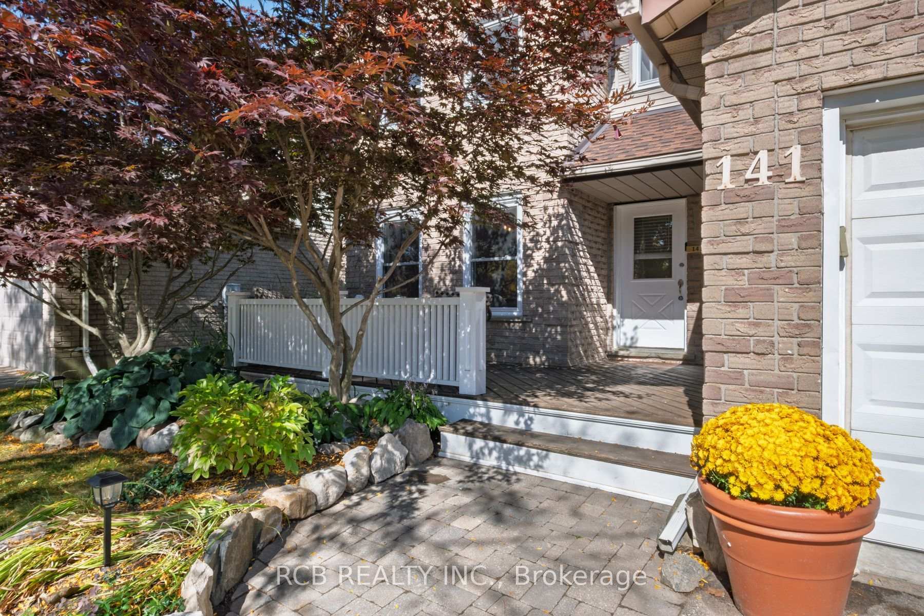 Photo 3 of 141 Viscount Road, Brantford, Lynden Hills — HOMEH