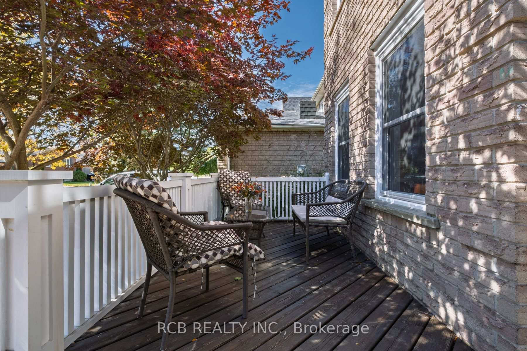 Photo 4 of 141 Viscount Road, Brantford, Lynden Hills — HOMEH
