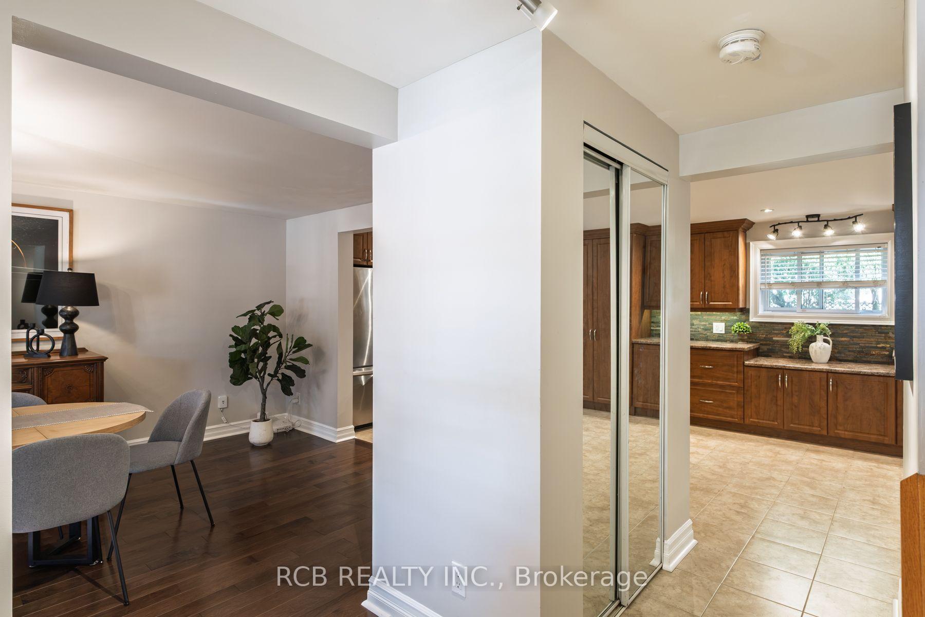 Photo 7 of 141 Viscount Road, Brantford, Lynden Hills — HOMEH