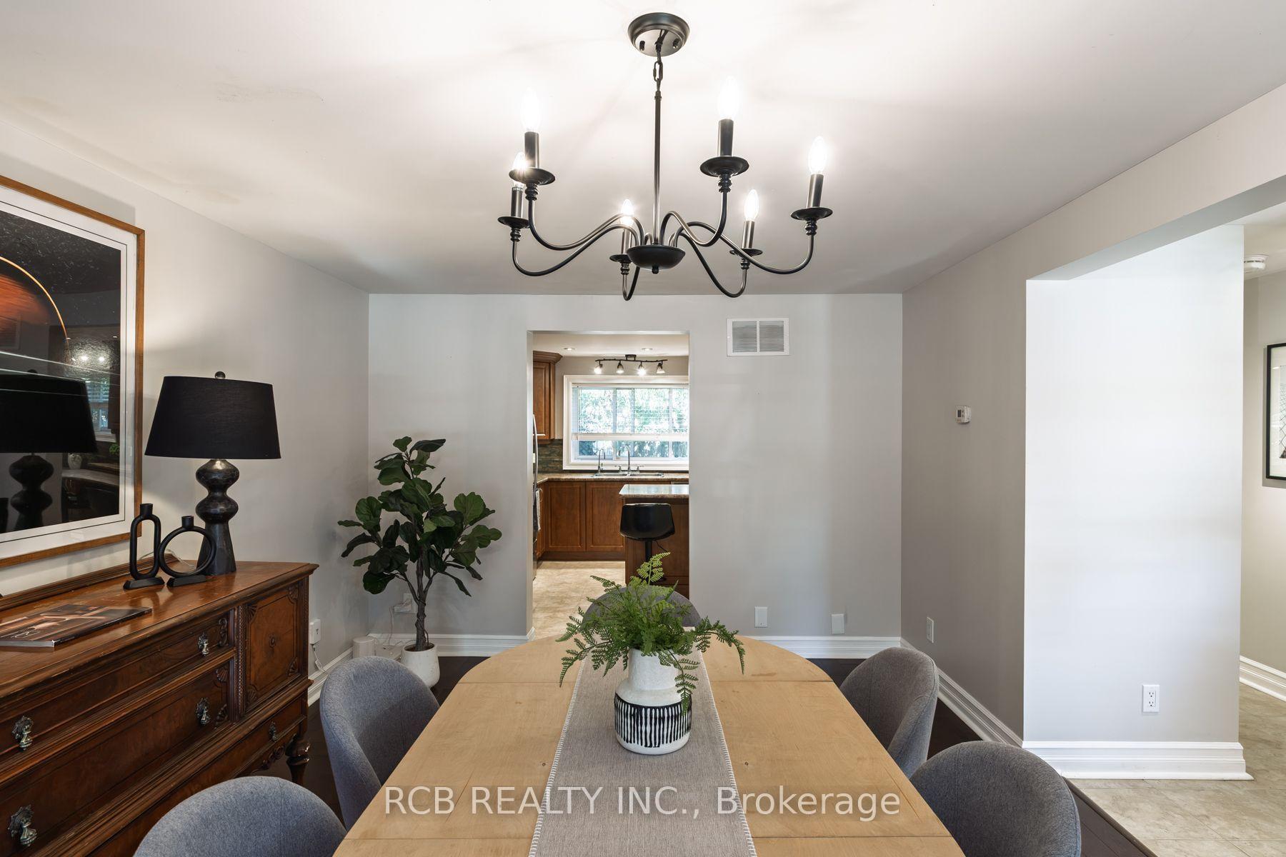 Photo 9 of 141 Viscount Road, Brantford, Lynden Hills — HOMEH