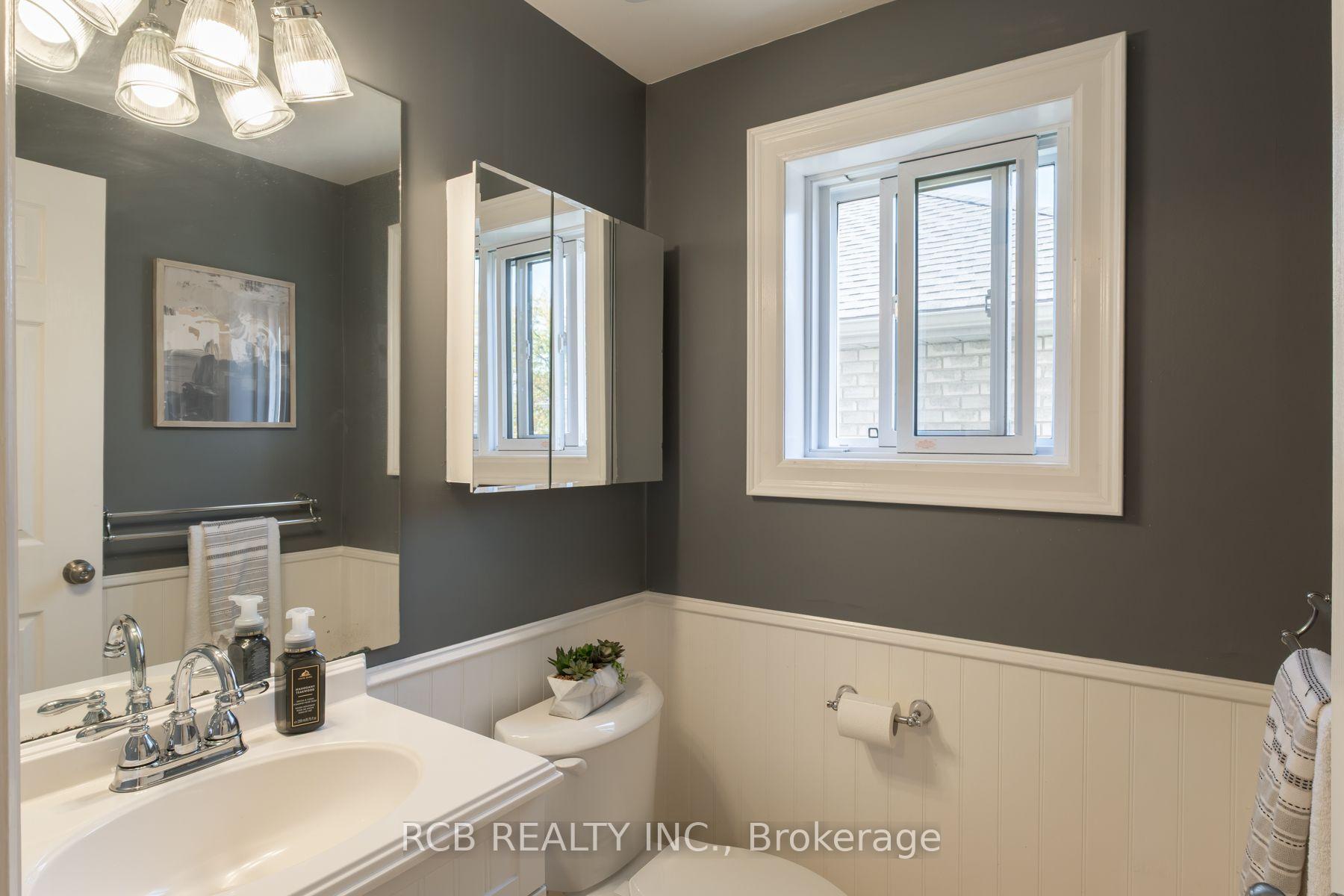 Photo 17 of 141 Viscount Road, Brantford, Lynden Hills — HOMEH