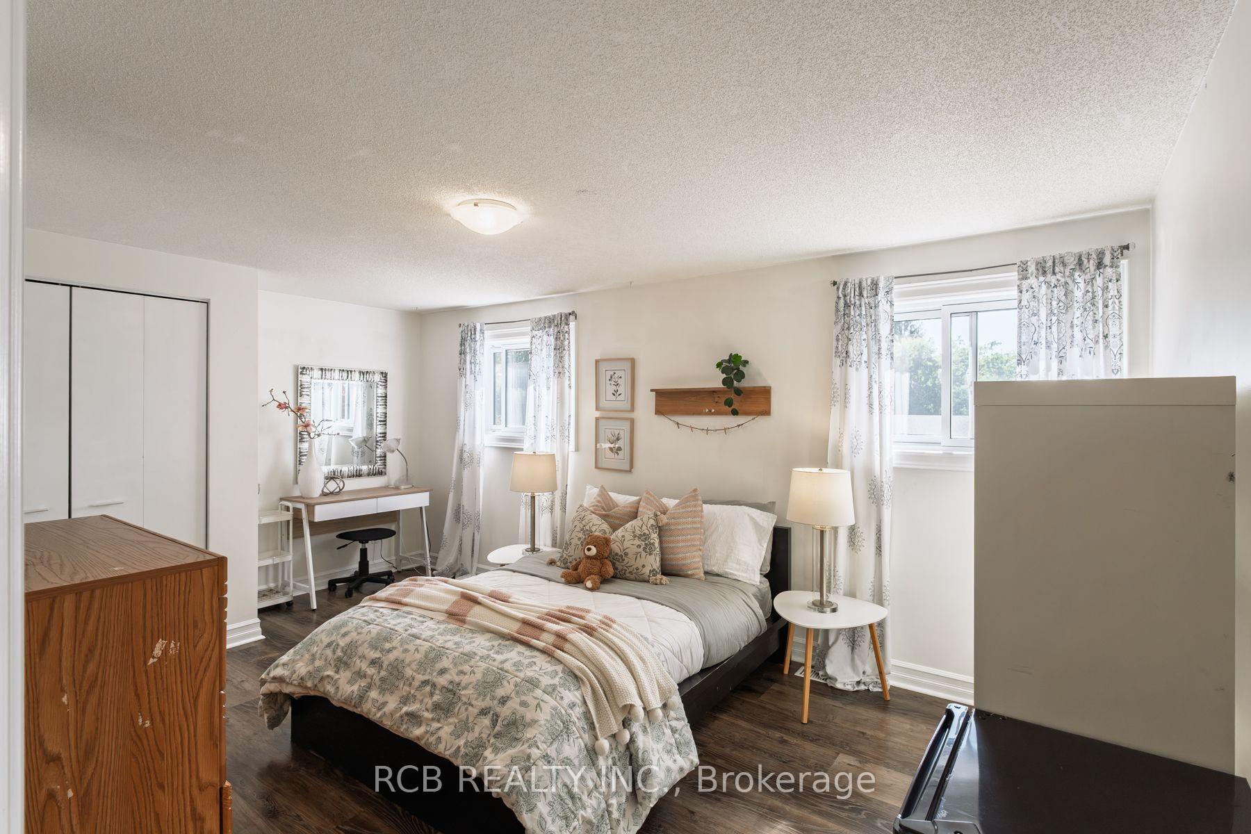 Photo 19 of 141 Viscount Road, Brantford, Lynden Hills — HOMEH