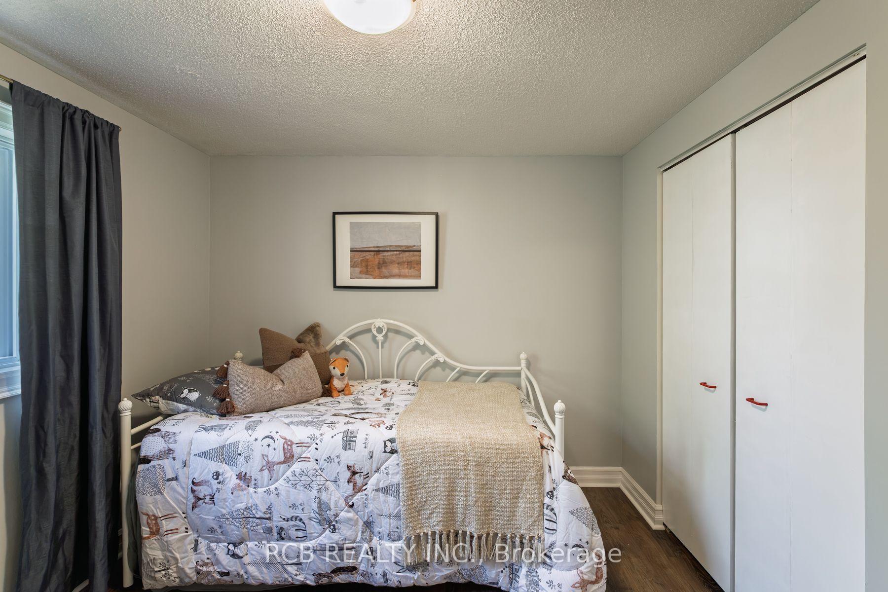 Photo 22 of 141 Viscount Road, Brantford, Lynden Hills — HOMEH