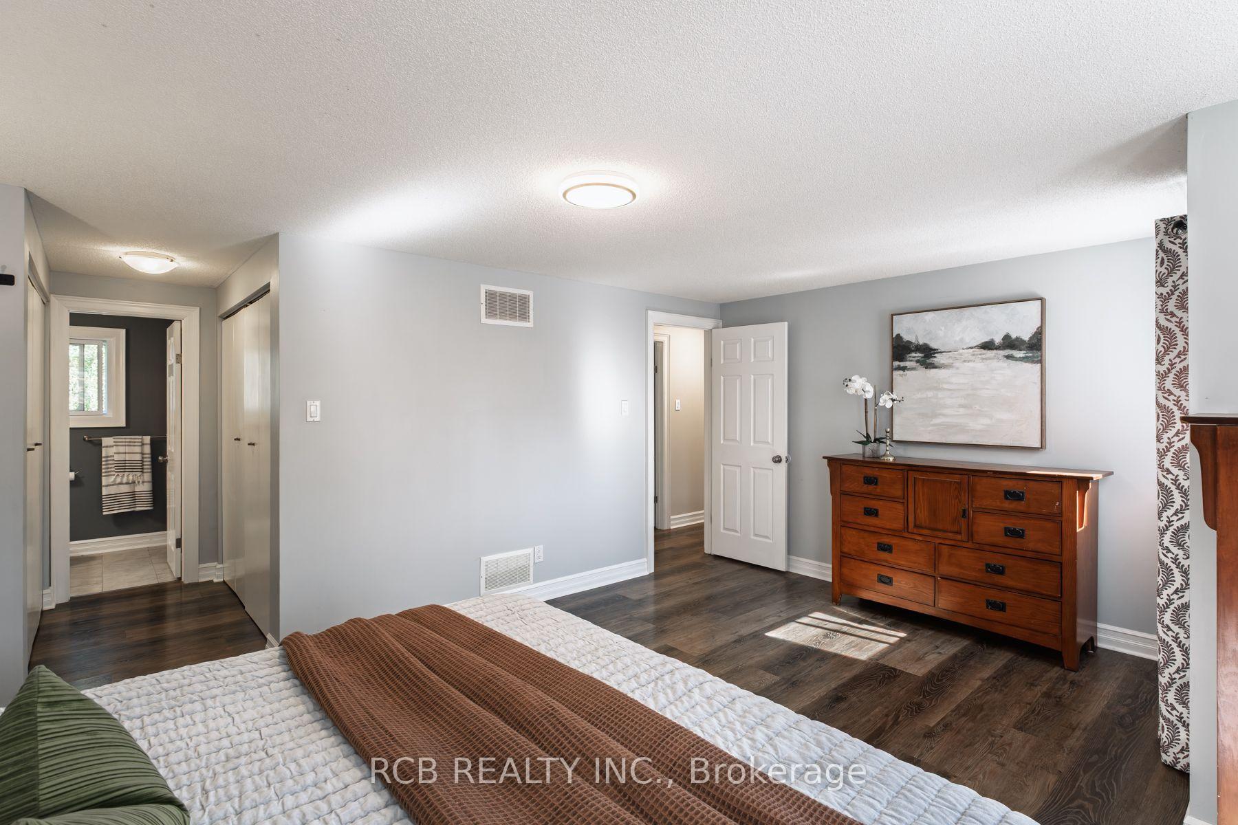 Photo 27 of 141 Viscount Road, Brantford, Lynden Hills — HOMEH