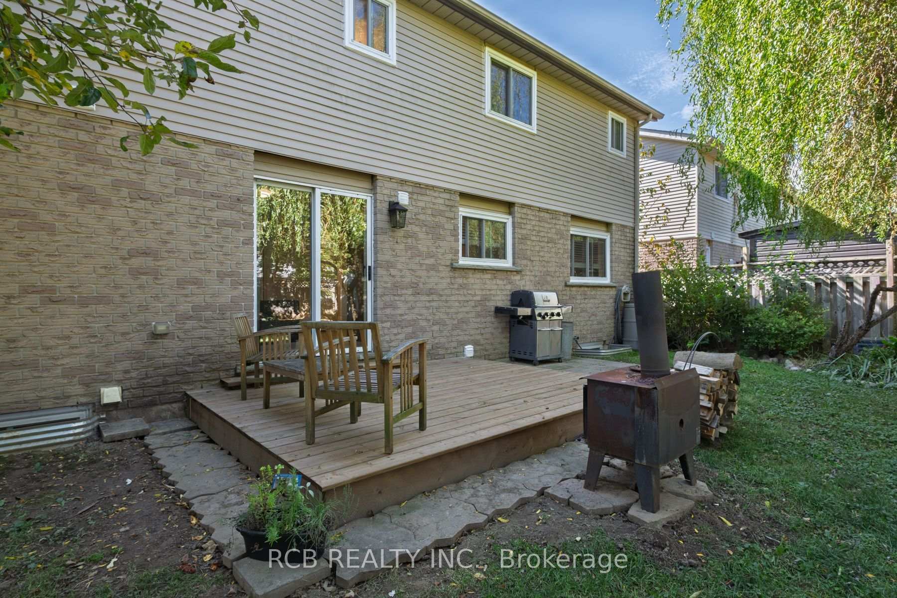 Photo 36 of 141 Viscount Road, Brantford, Lynden Hills — HOMEH