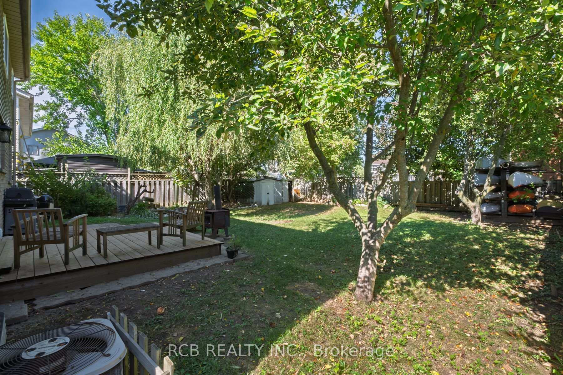 Photo 37 of 141 Viscount Road, Brantford, Lynden Hills — HOMEH