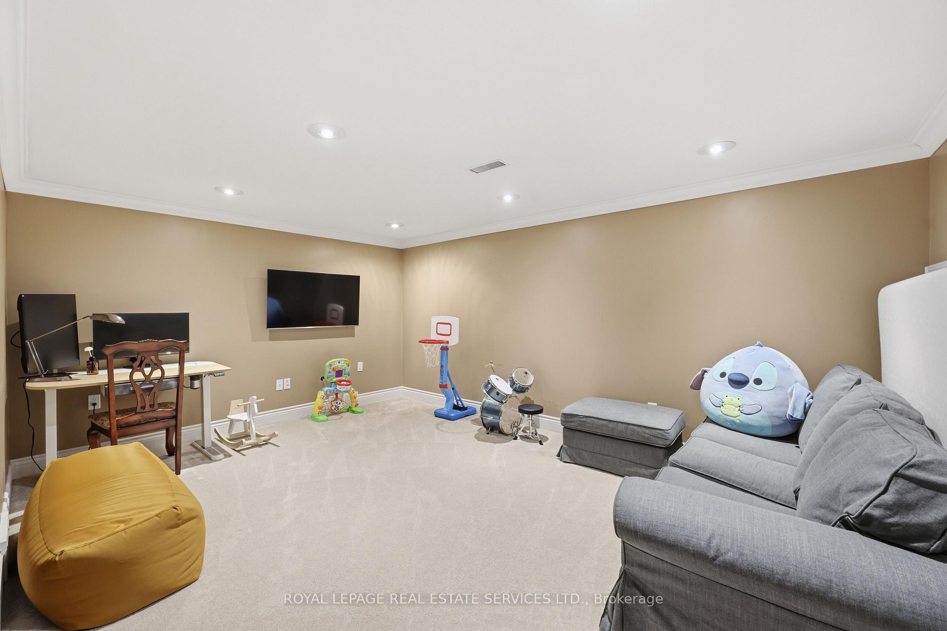 Photo 32 of 1320 Hillview Crescent, Oakville, Falgarwood — HOMEH