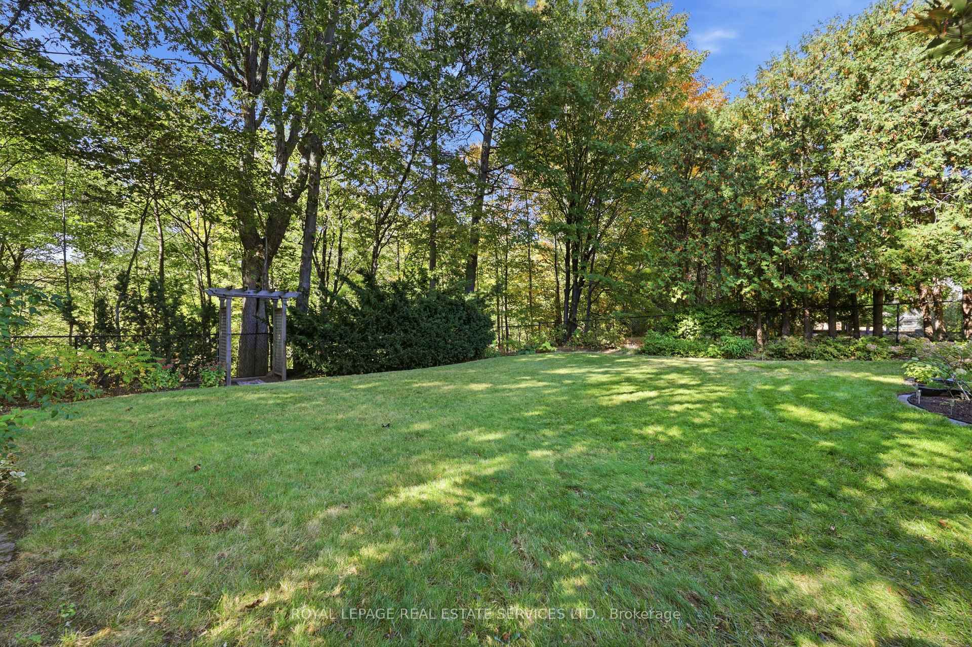Photo 38 of 1320 Hillview Crescent, Oakville, Falgarwood — HOMEH
