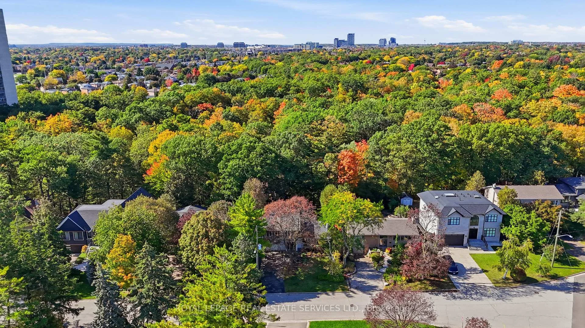 Photo 48 of 1320 Hillview Crescent, Oakville, Falgarwood — HOMEH